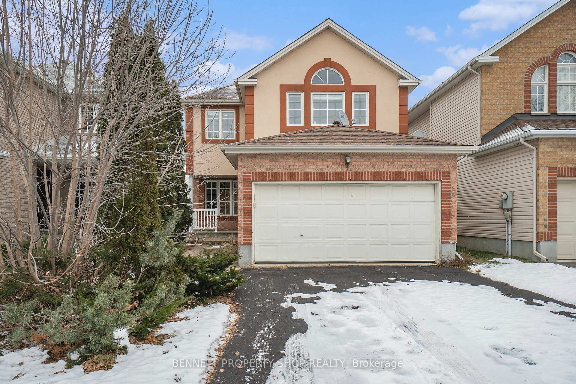 Photo 1 of 14 Craighall Circle, Ottawa, Hunt Club Park/Greenboro — HOMEH
