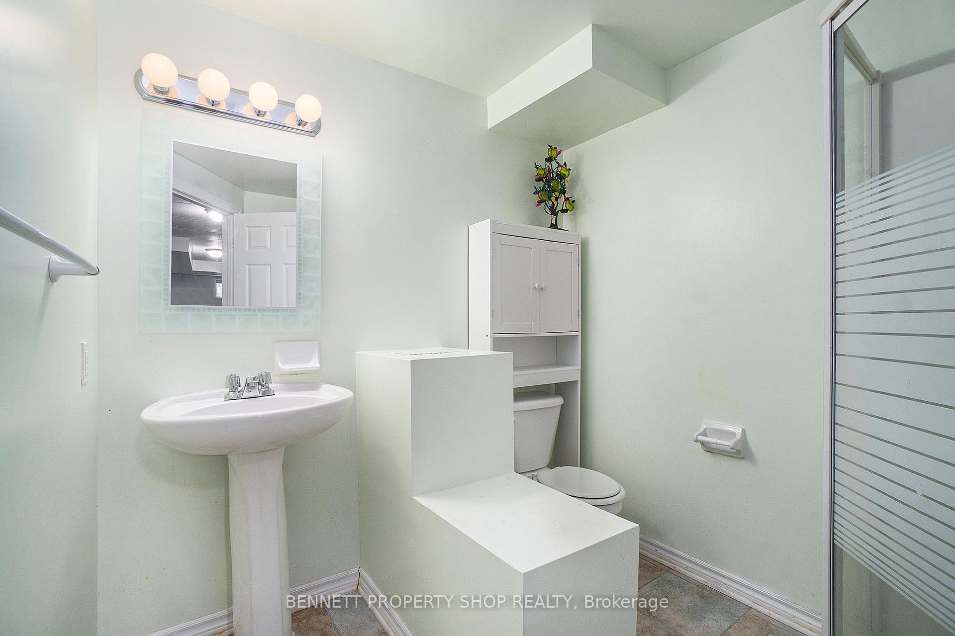 Photo 16 of 14 Craighall Circle, Ottawa, Hunt Club Park/Greenboro — HOMEH