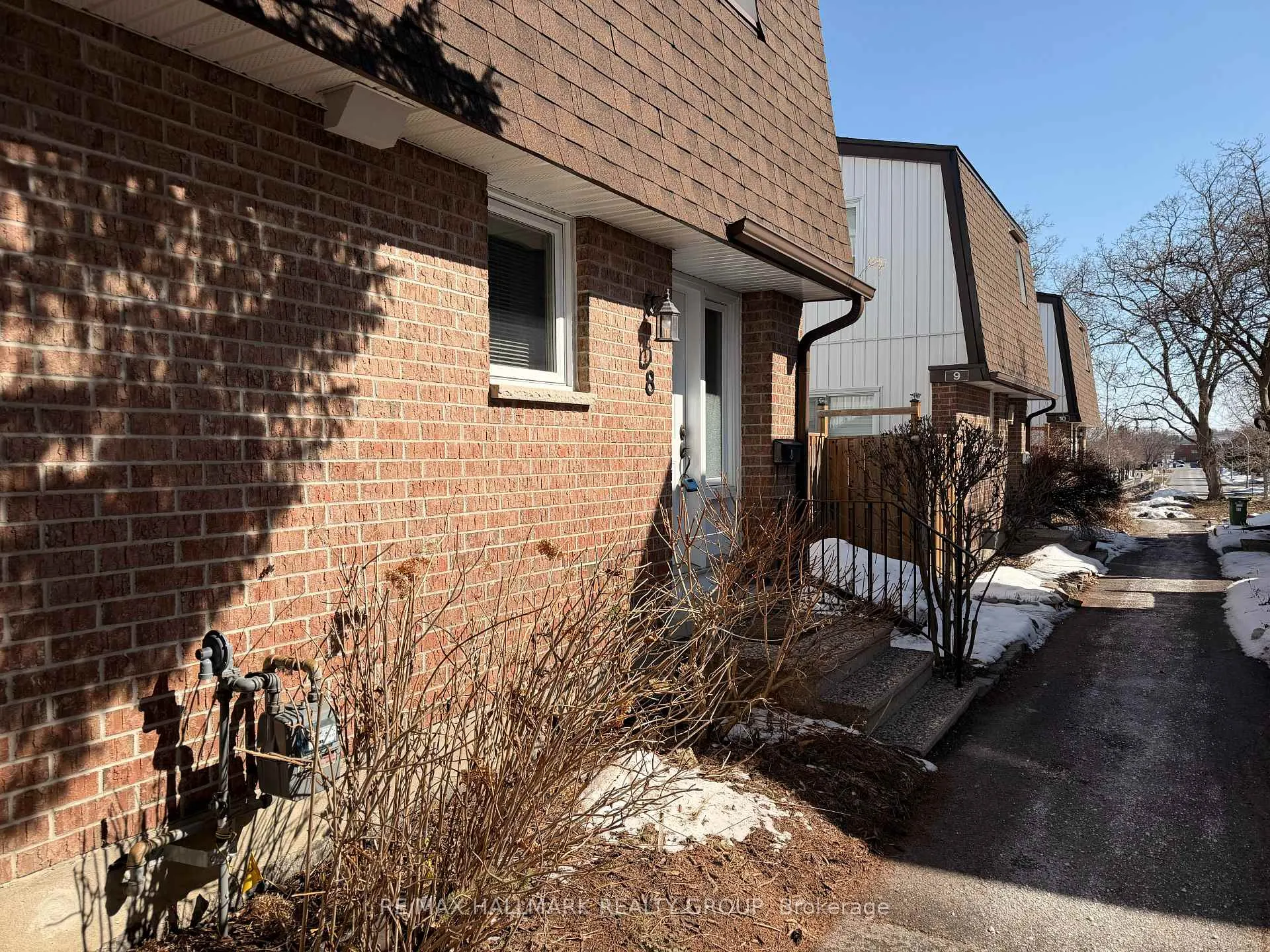 Photo 2 of Unit 8, 837 Eastvale Drive, Ottawa, Beaconwood — HOMEH