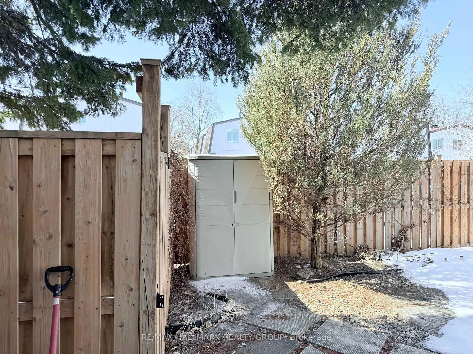 Photo 24 of Unit 8, 837 Eastvale Drive, Ottawa, Beaconwood — HOMEH
