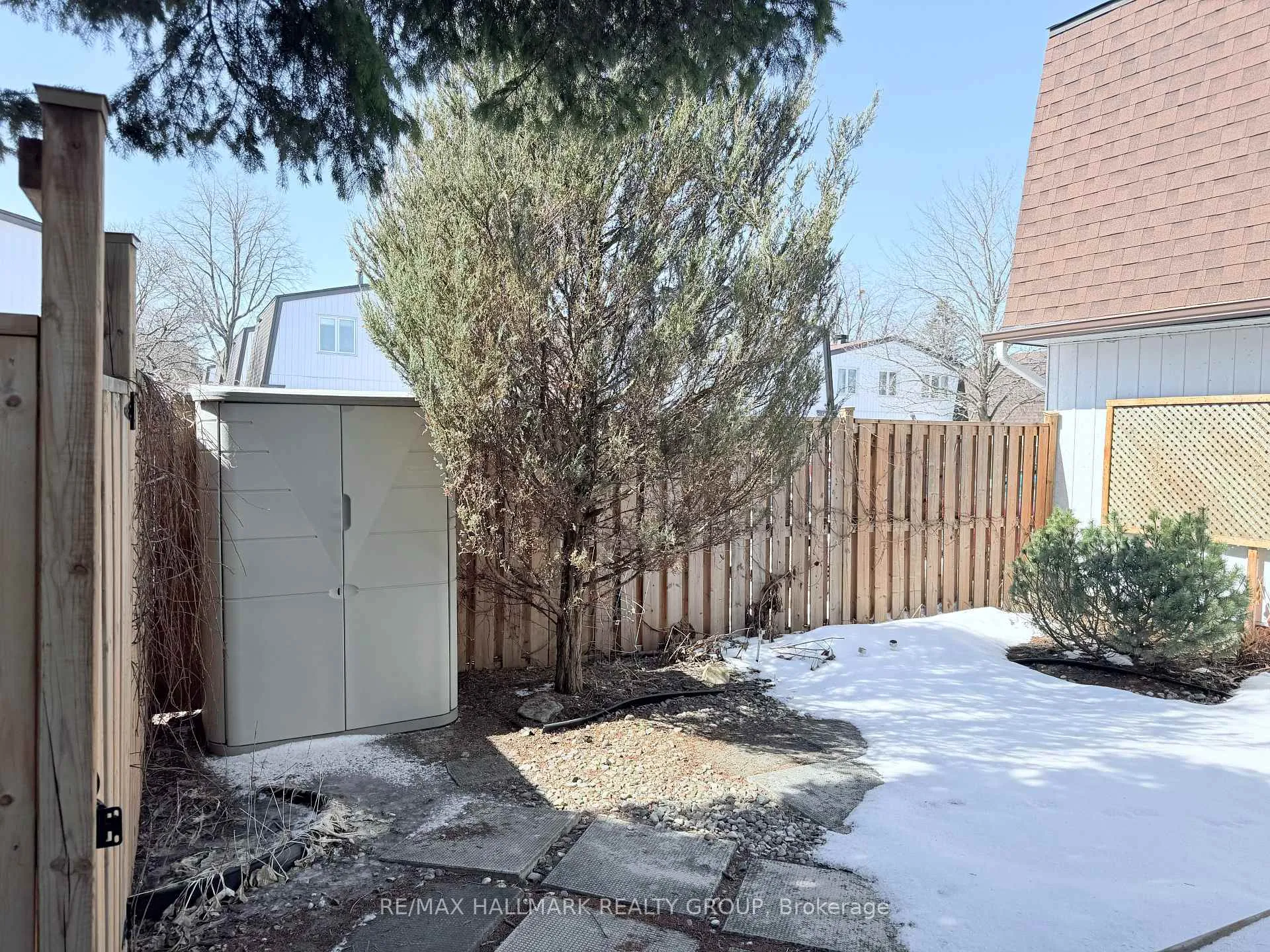Photo 25 of Unit 8, 837 Eastvale Drive, Ottawa, Beaconwood — HOMEH