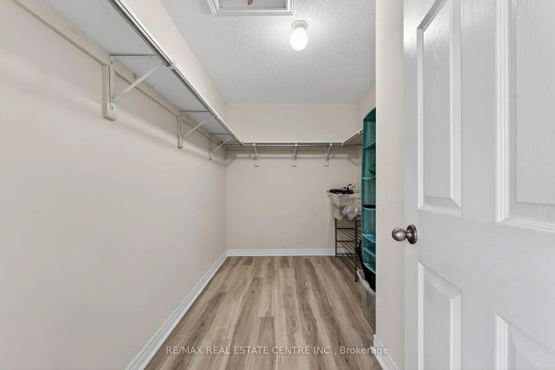 Photo 22 of 244 Raymond Road, Hamilton, Meadowlands — HOMEH