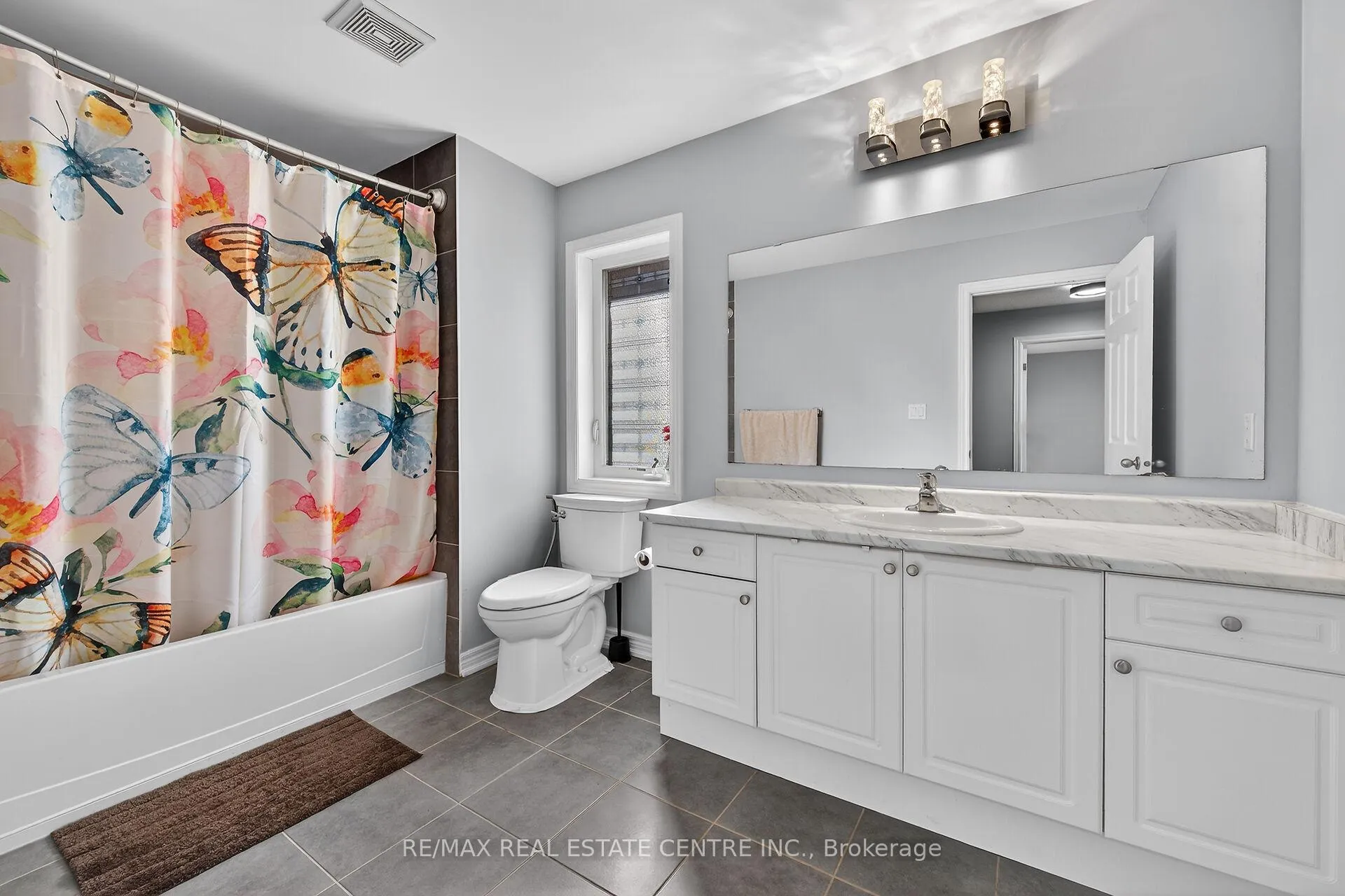 Photo 7 of 244 Raymond Road, Hamilton, Meadowlands — HOMEH