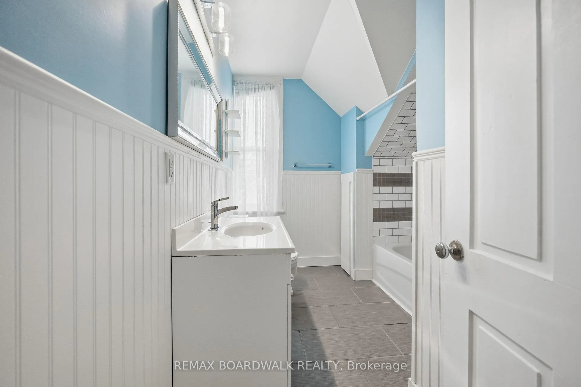 Photo 11 of 33-35 Victoria Street, Carleton Place — HOMEH
