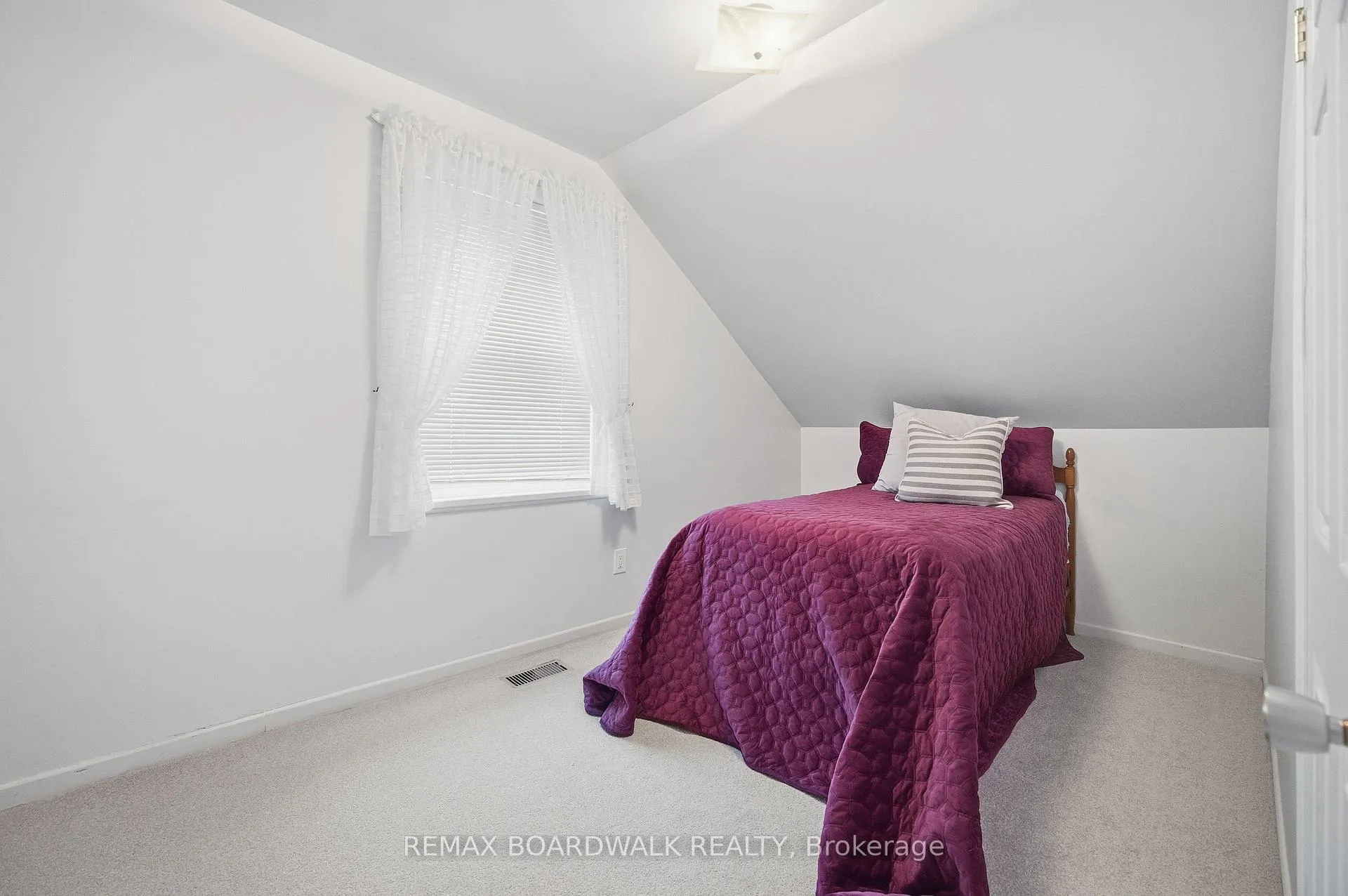Photo 20 of 33-35 Victoria Street, Carleton Place — HOMEH