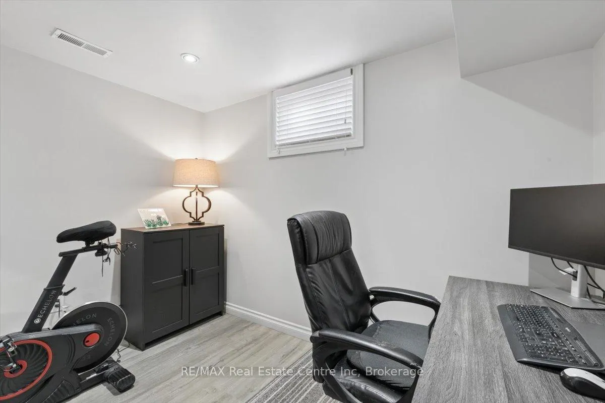 Photo 36 of 45 Darby Road, Guelph, Willow West/Sugarbush/West Acres — HOMEH