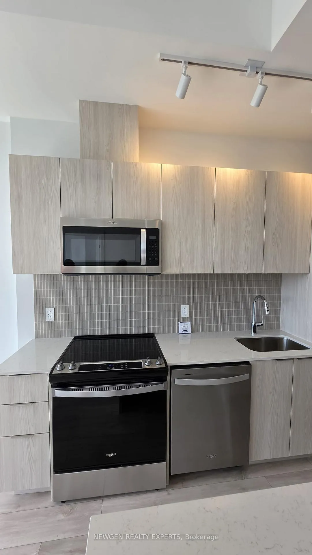 Photo 25 of Unit 801, 750 Whitlock Avenue, Milton, Cobban — HOMEH