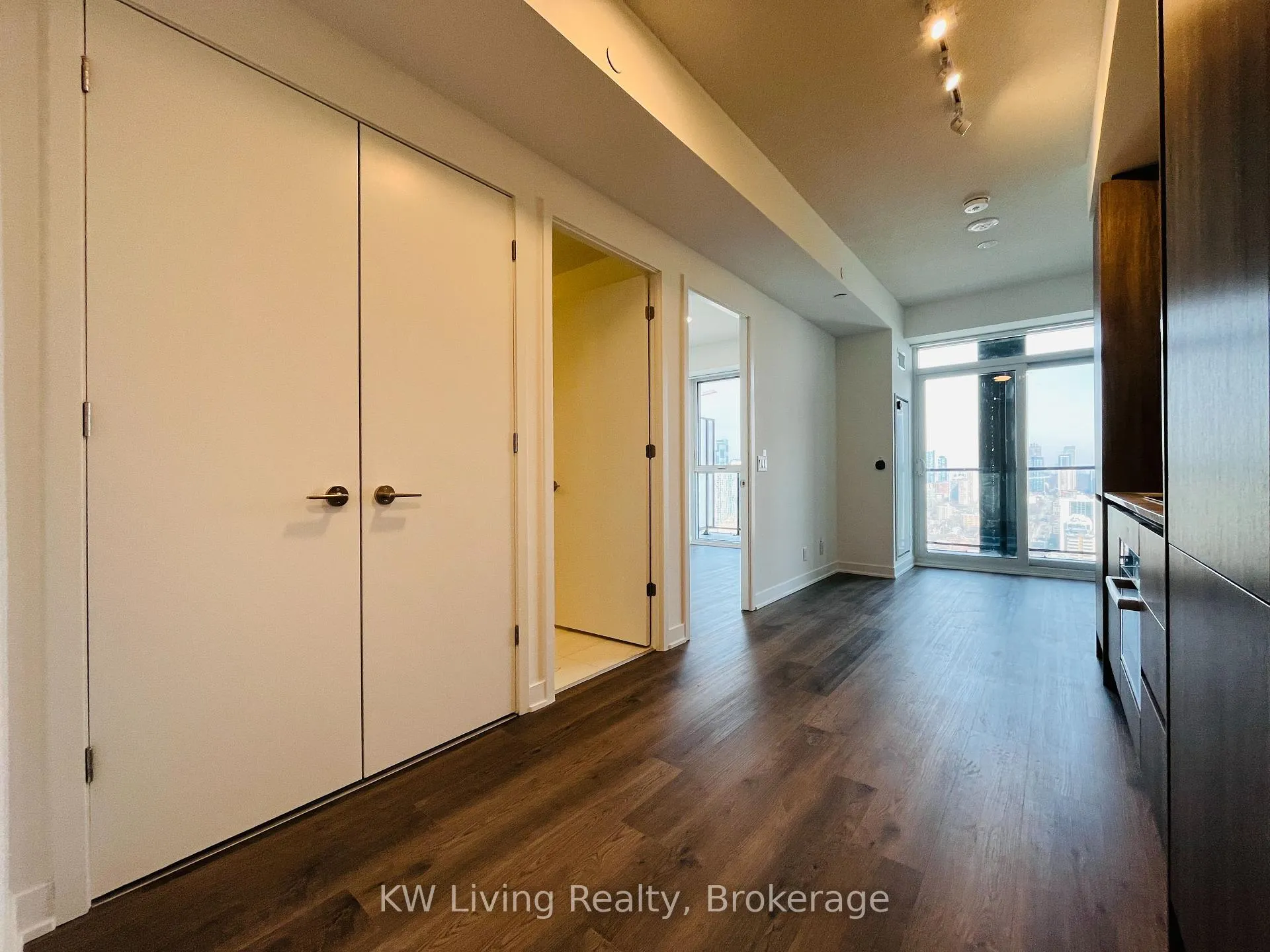 Photo 2 of Unit 3901, 180 Front Street E, Toronto, Moss Park — HOMEH