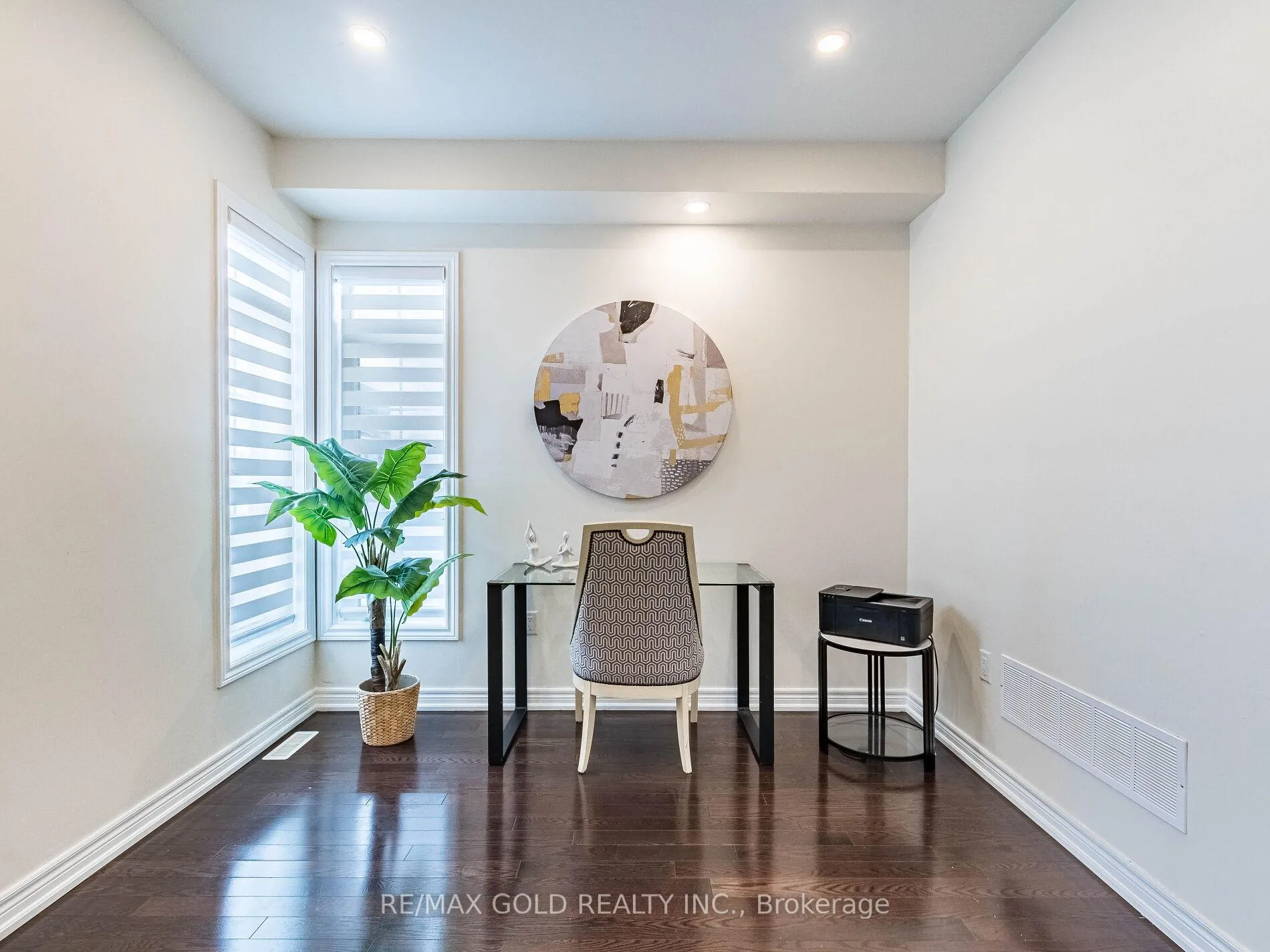 Photo 5 of 520 Veterans Drive, Brampton, Northwest Brampton — HOMEH