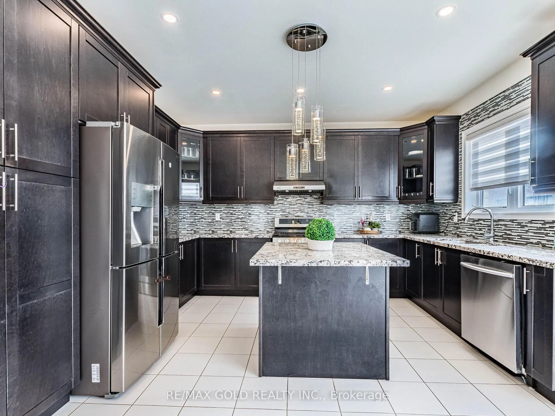 Photo 15 of 520 Veterans Drive, Brampton, Northwest Brampton — HOMEH