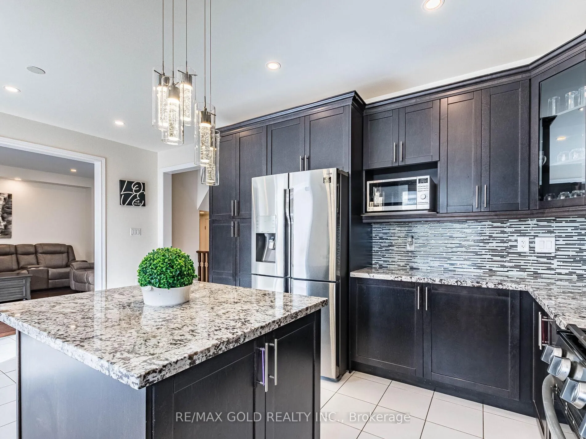 Photo 16 of 520 Veterans Drive, Brampton, Northwest Brampton — HOMEH
