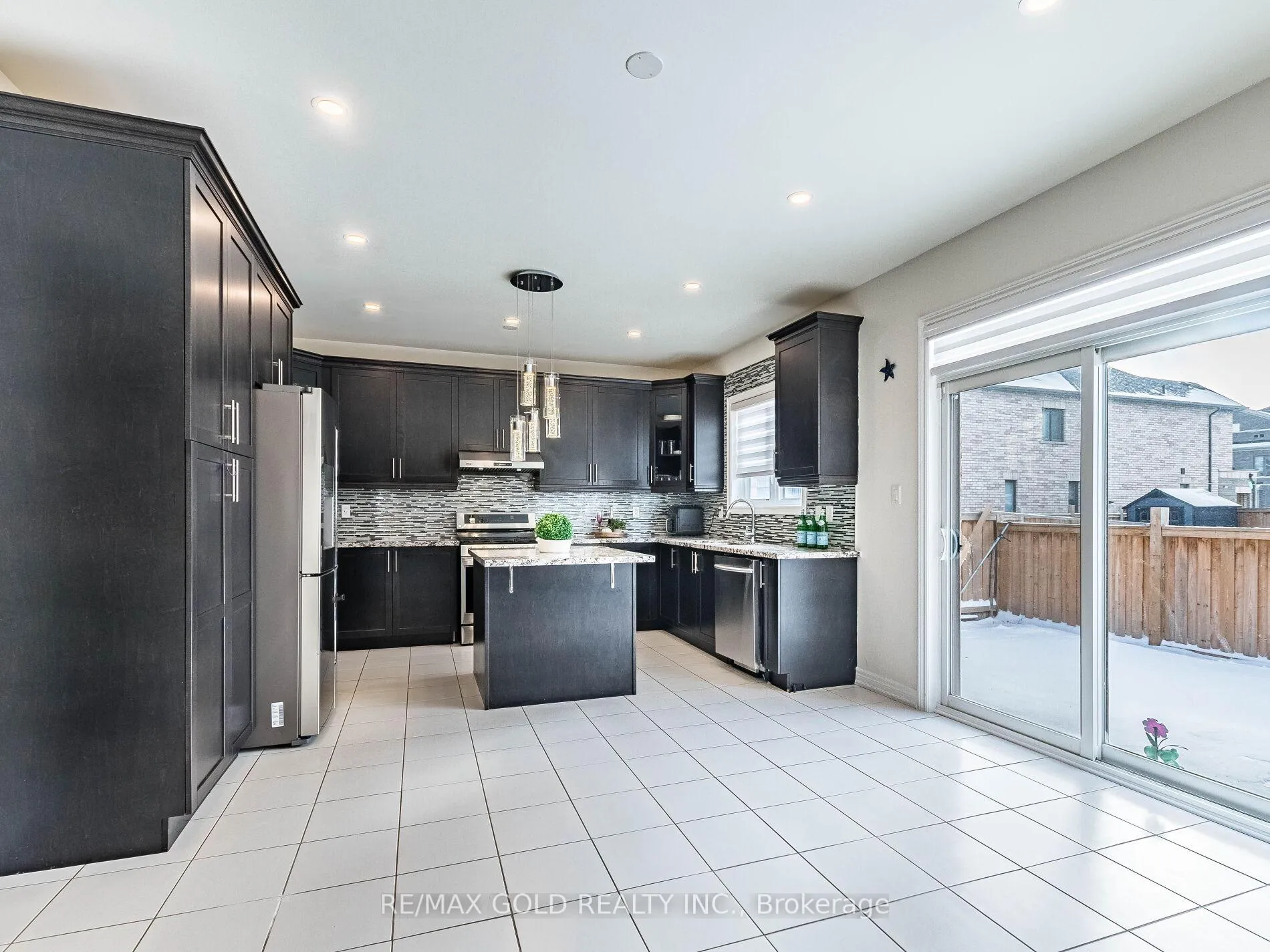 Photo 19 of 520 Veterans Drive, Brampton, Northwest Brampton — HOMEH