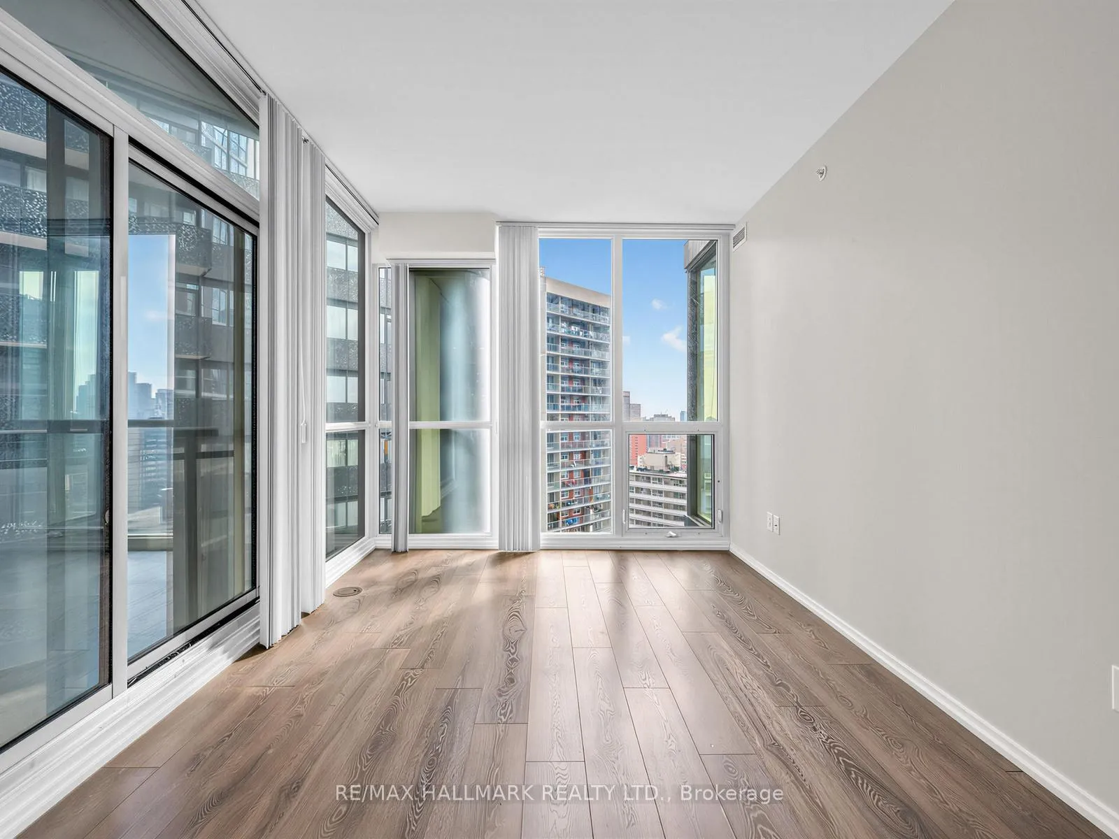 Photo 11 of Unit 2012, 45 Charles Street E, Toronto, Church-Yonge Corridor — HOMEH