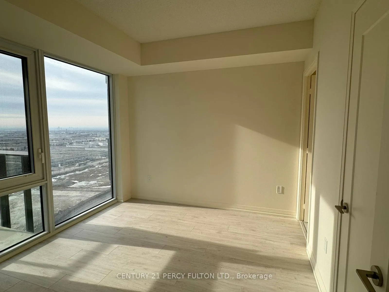 Photo 10 of Unit 1803, 27 Korda Gate, Vaughan, Vellore Village — HOMEH