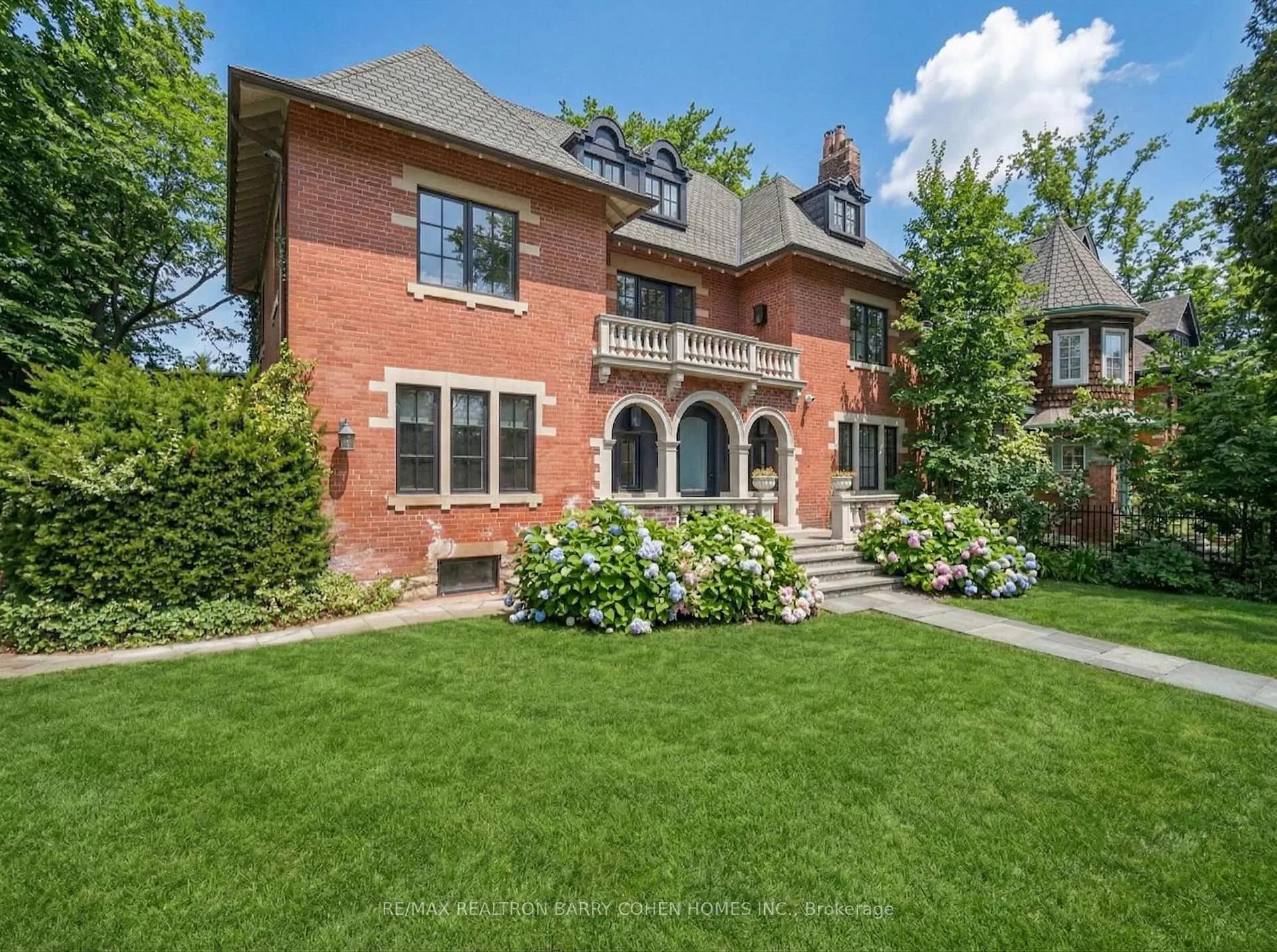Photo 2 of 62 Maple Avenue, Toronto, Rosedale-Moore Park — HOMEH