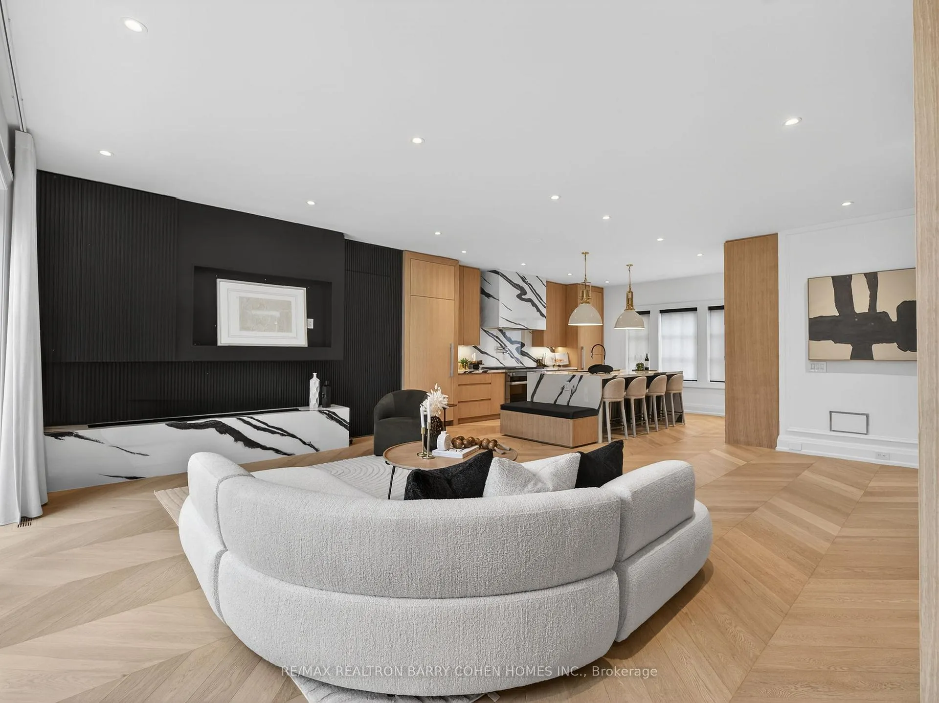Photo 11 of 62 Maple Avenue, Toronto, Rosedale-Moore Park — HOMEH