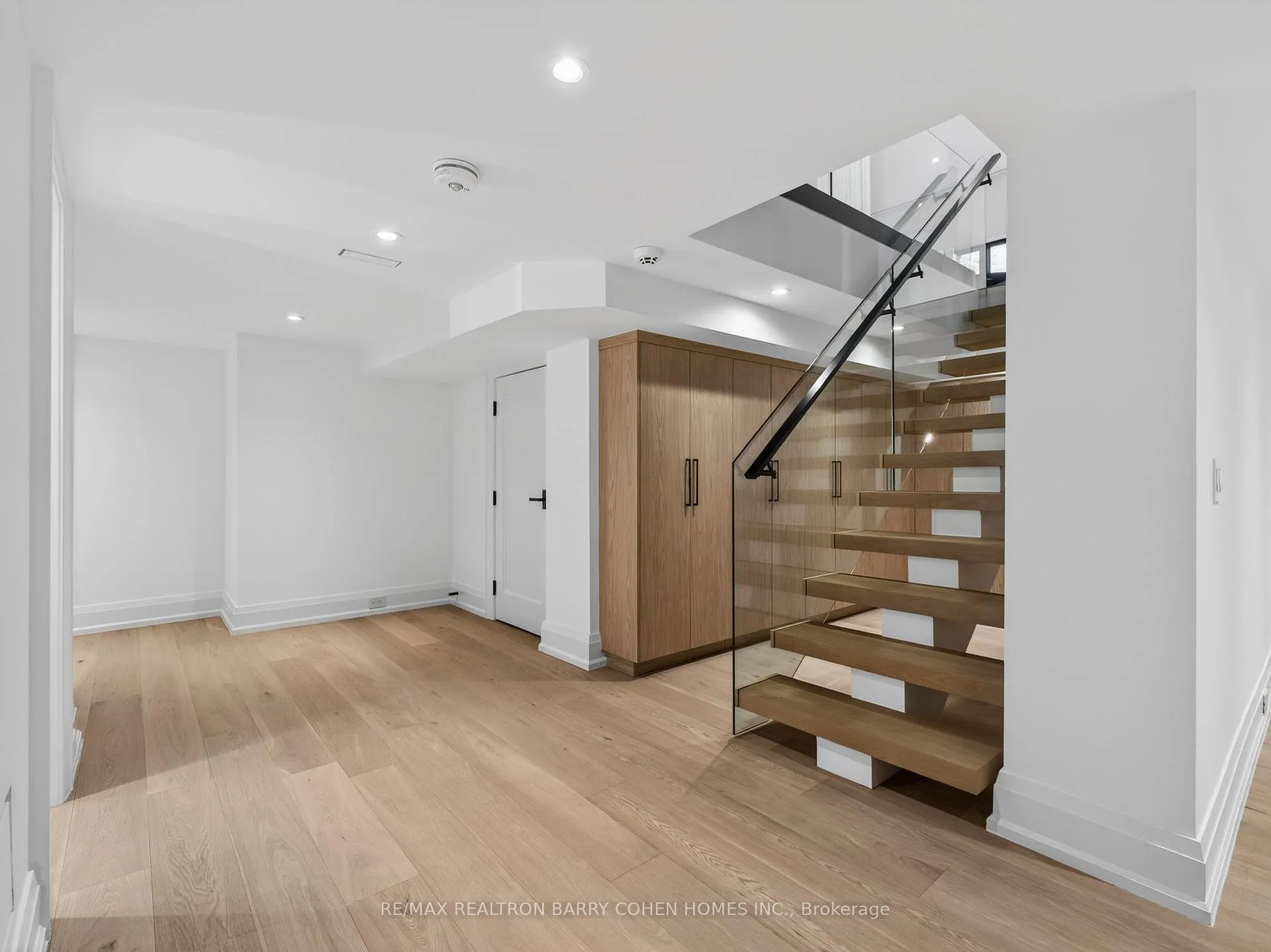 Photo 39 of 62 Maple Avenue, Toronto, Rosedale-Moore Park — HOMEH