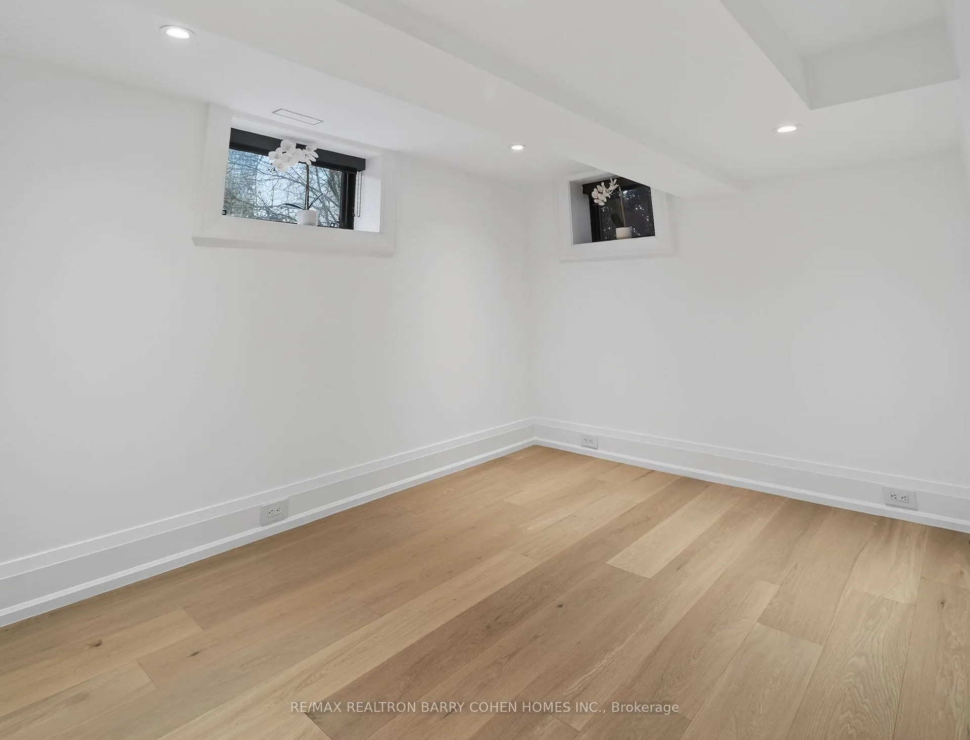 Photo 42 of 62 Maple Avenue, Toronto, Rosedale-Moore Park — HOMEH