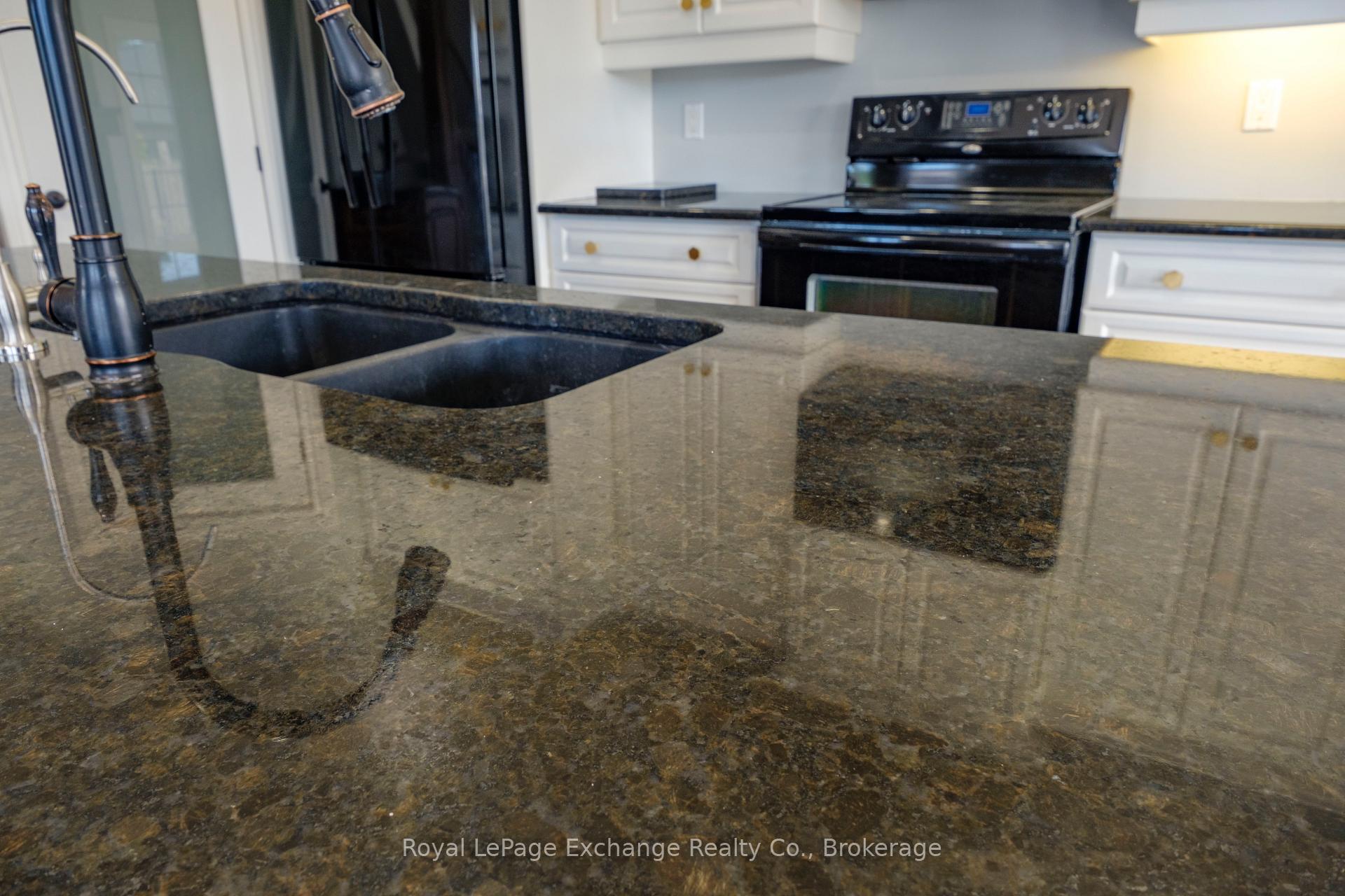 Photo 21 of 310 Wieck Boulevard, Kincardine — HOMEH