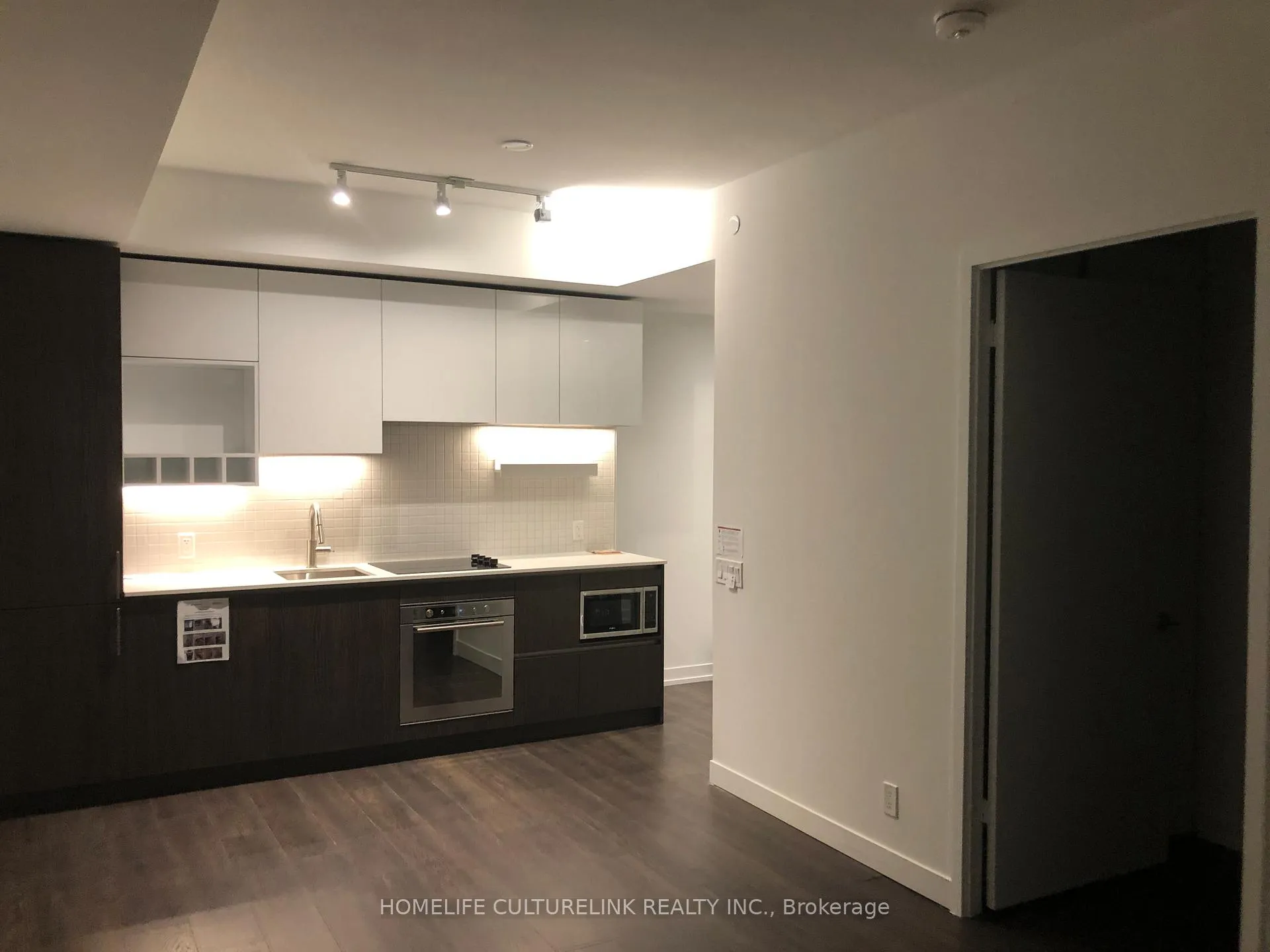Photo 5 of Unit 5812, 5 Buttermill Avenue, Vaughan, Vaughan Corporate Centre — HOMEH