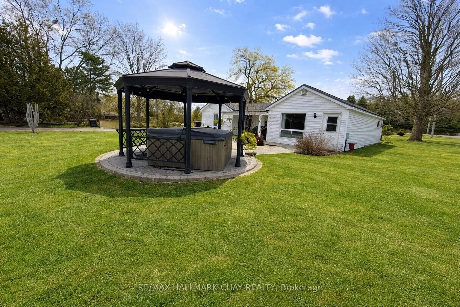 Photo 18 of 3302 Innisfil Beach Road, Innisfil, Rural Innisfil — HOMEH