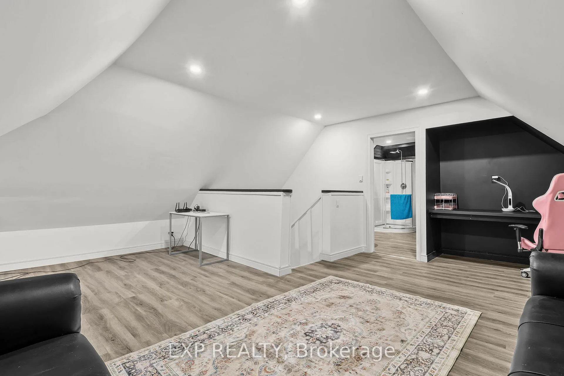 Photo 15 of 137 Oak Street E, Chatham-Kent, Bothwell — HOMEH
