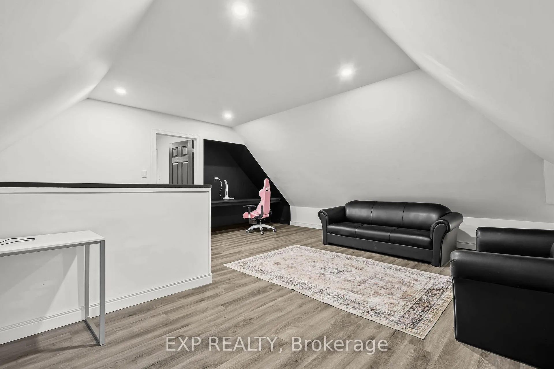 Photo 16 of 137 Oak Street E, Chatham-Kent, Bothwell — HOMEH