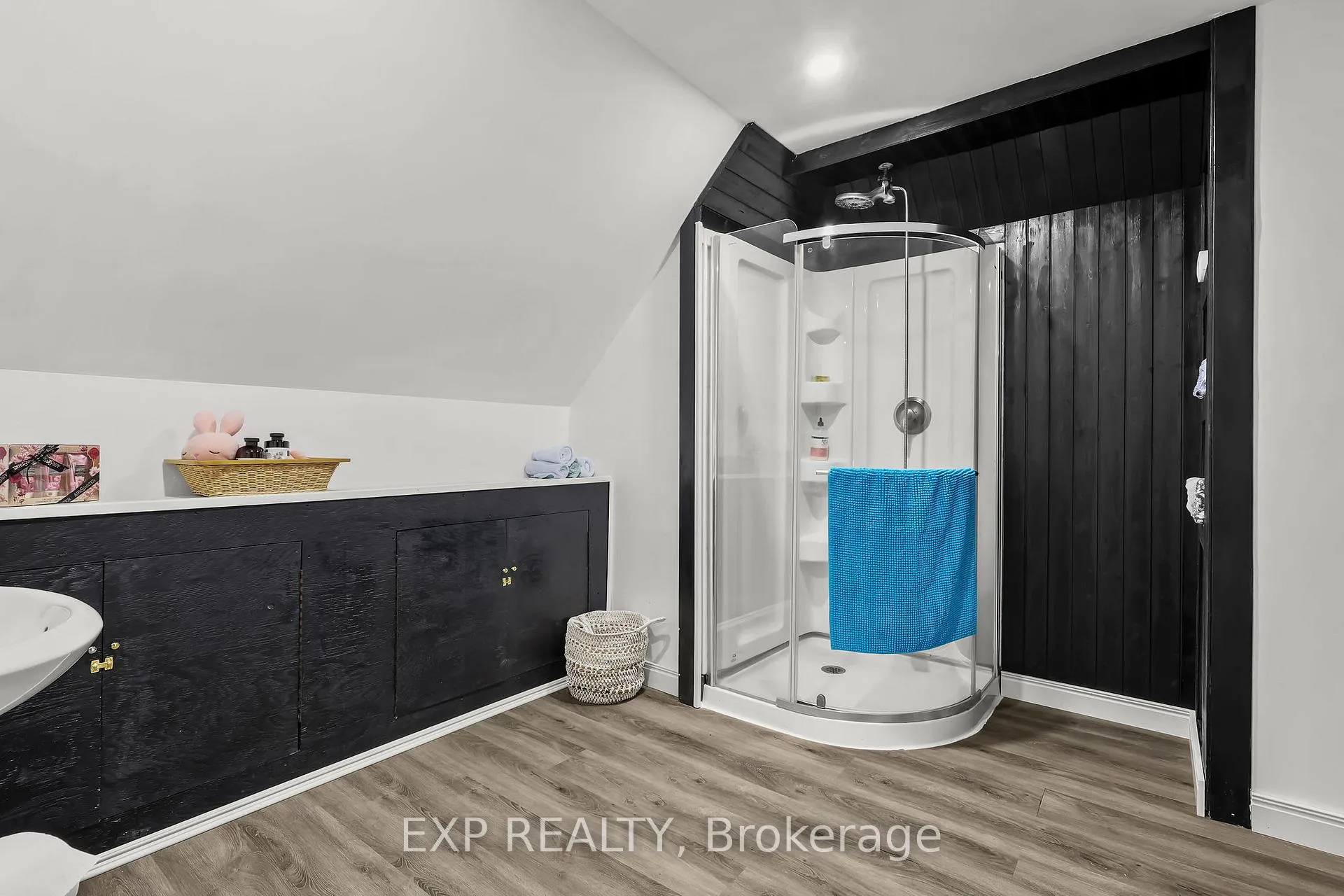 Photo 20 of 137 Oak Street E, Chatham-Kent, Bothwell — HOMEH