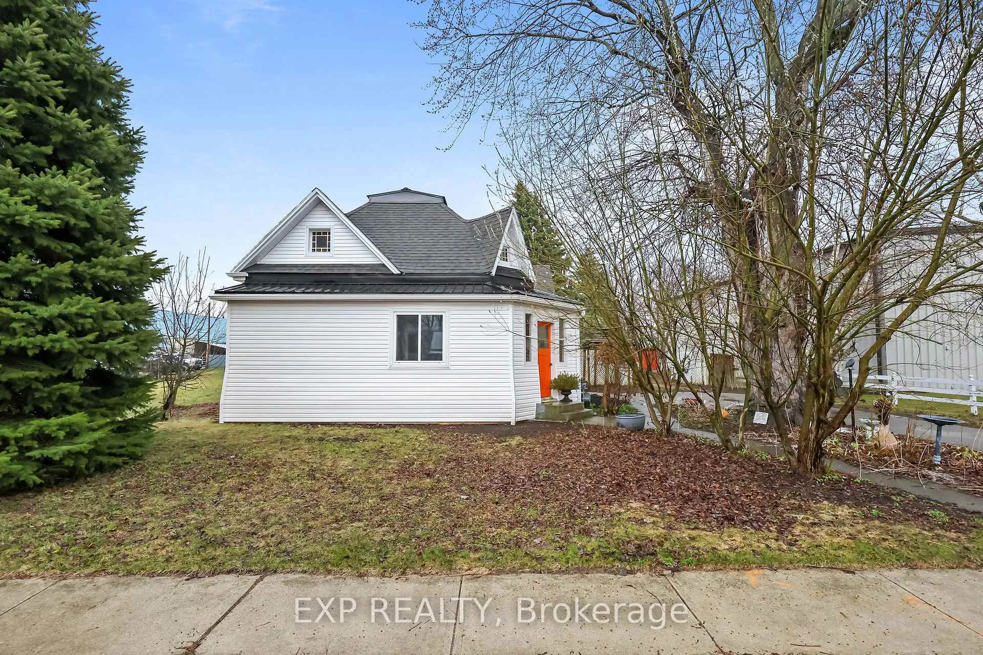 Photo 23 of 137 Oak Street E, Chatham-Kent, Bothwell — HOMEH