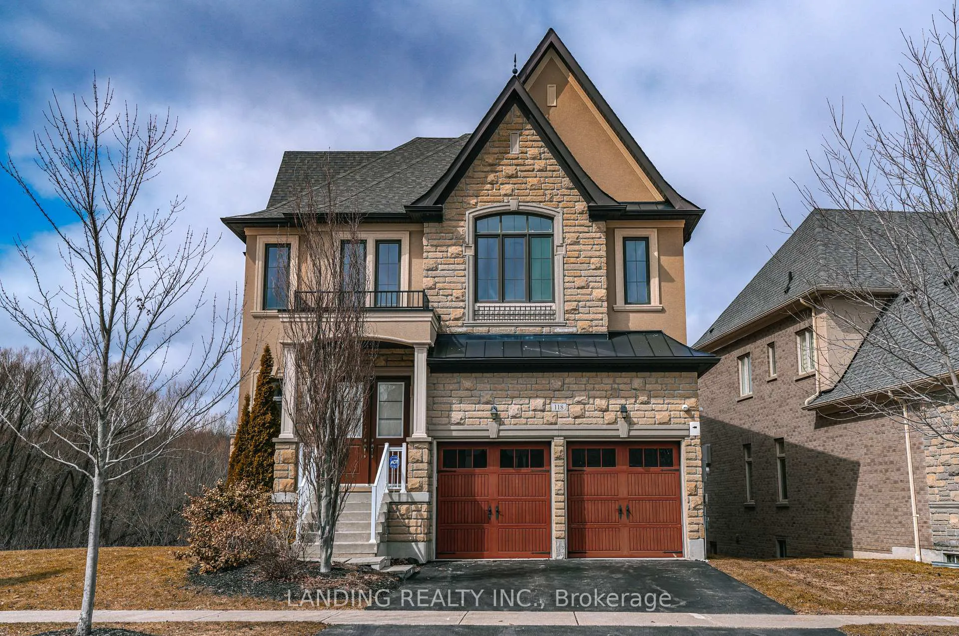 Front of 118 Burns Boulevard