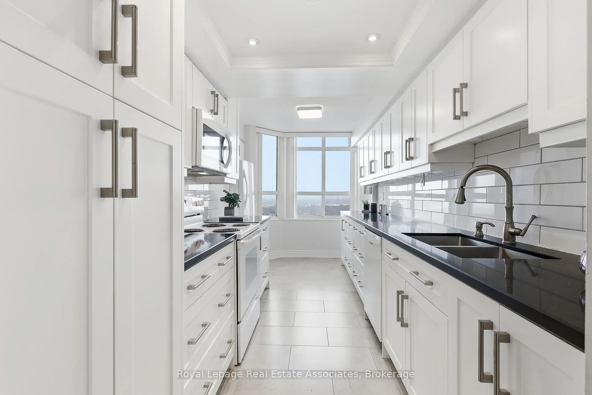 Photo 3 of Unit 1401, 10 Malta Avenue, Brampton, Fletcher's Creek South — HOMEH