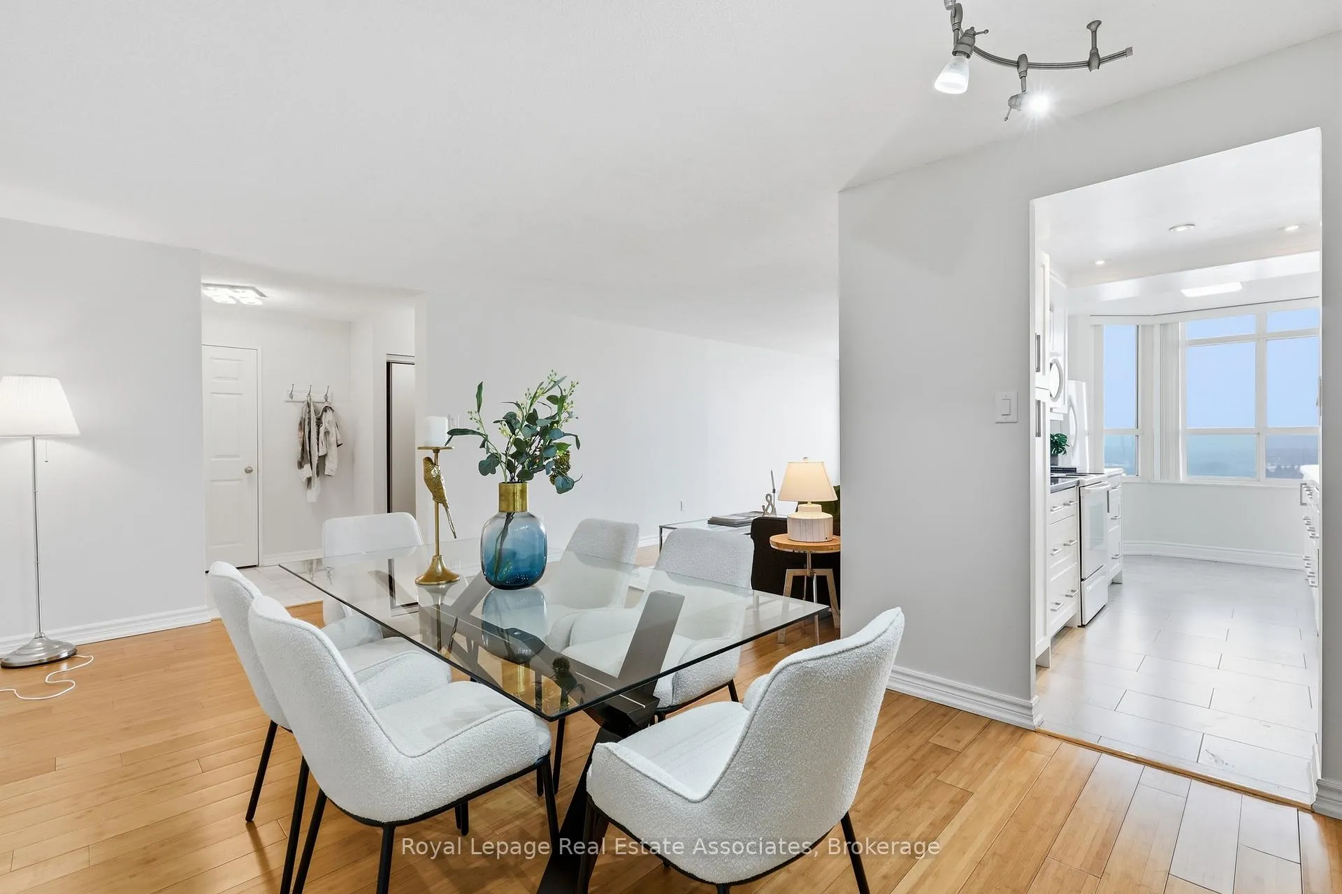 Photo 4 of Unit 1401, 10 Malta Avenue, Brampton, Fletcher's Creek South — HOMEH