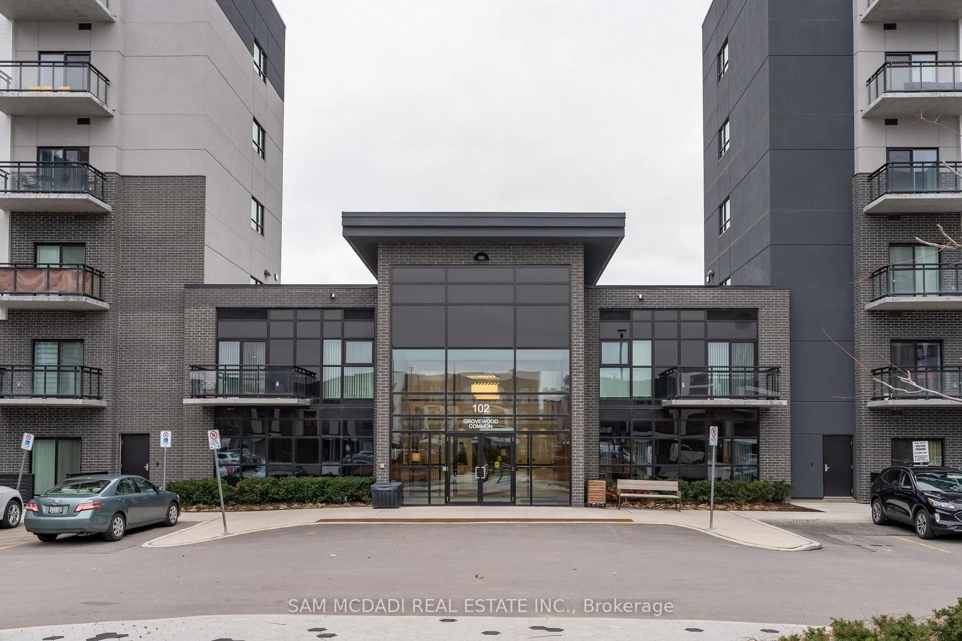 Front of Unit 529, 102 Grovewood Common