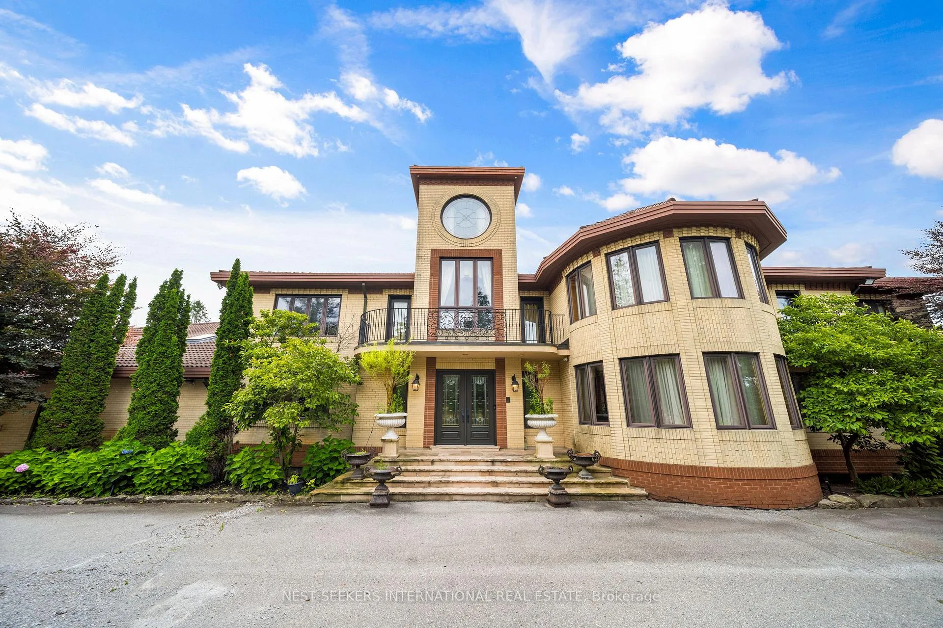 Photo 4 of Unit West, 4001 Teston Road W, Vaughan, Vellore Village — HOMEH