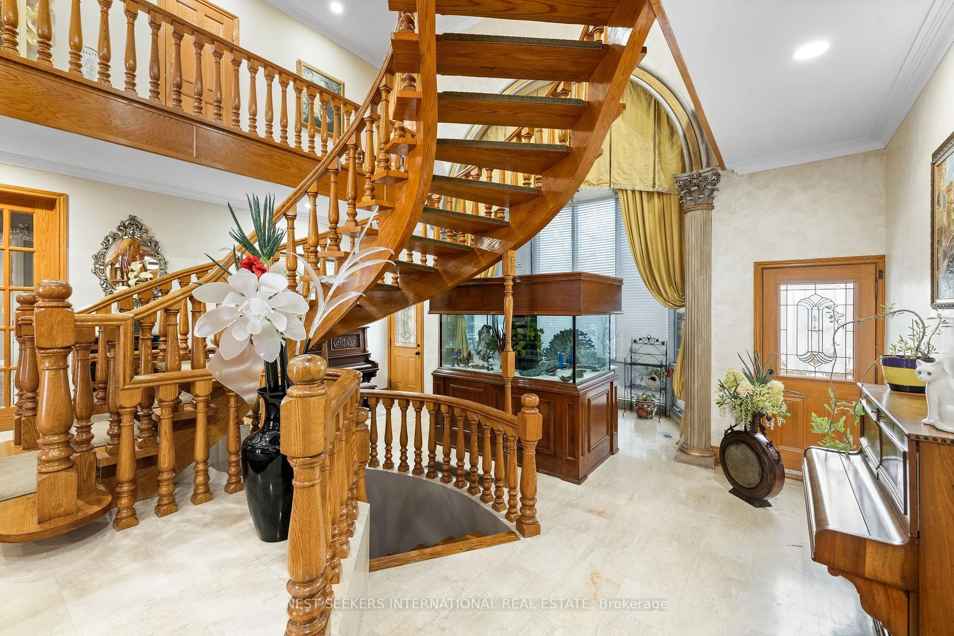 Photo 7 of Unit West, 4001 Teston Road W, Vaughan, Vellore Village — HOMEH