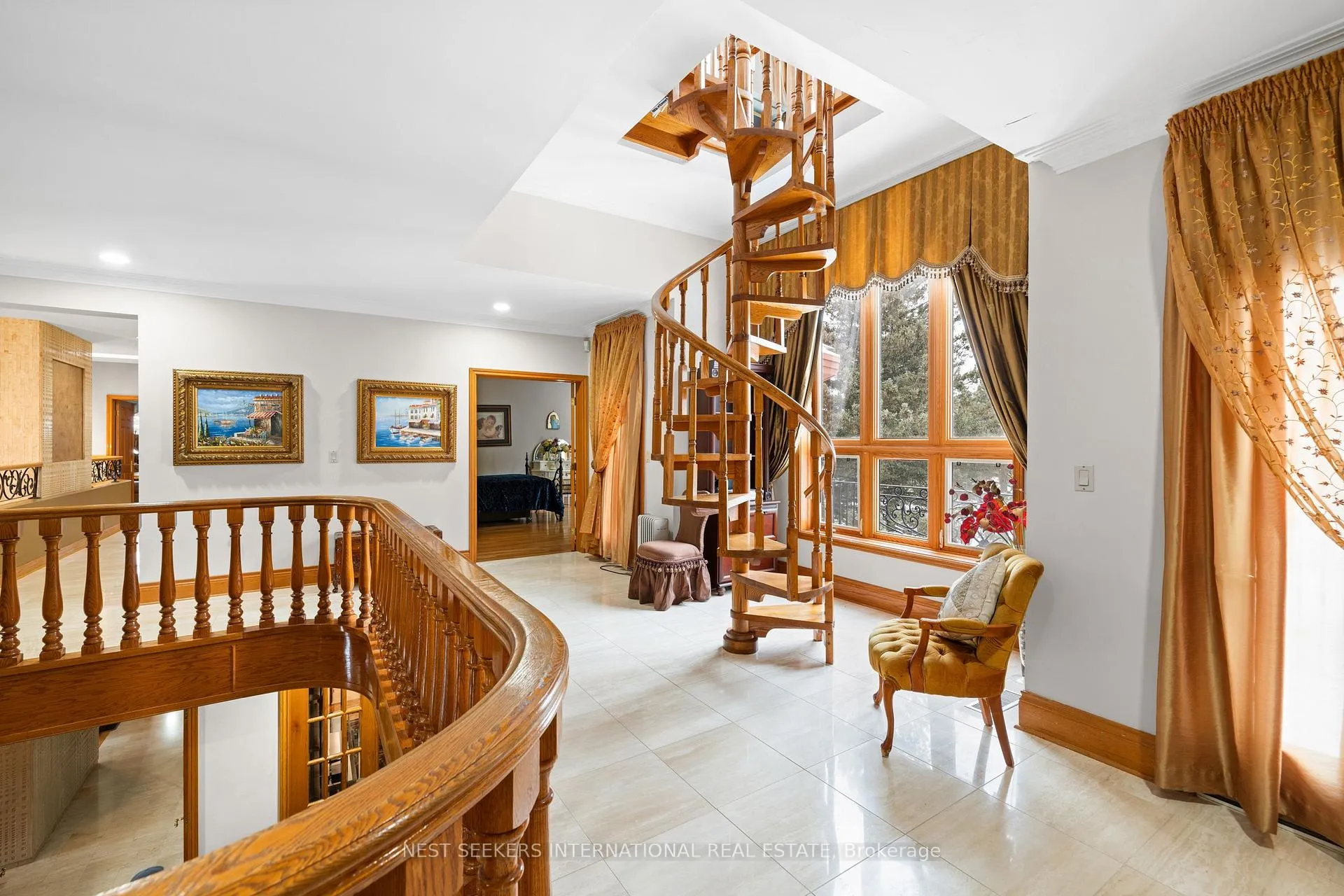 Photo 8 of Unit West, 4001 Teston Road W, Vaughan, Vellore Village — HOMEH