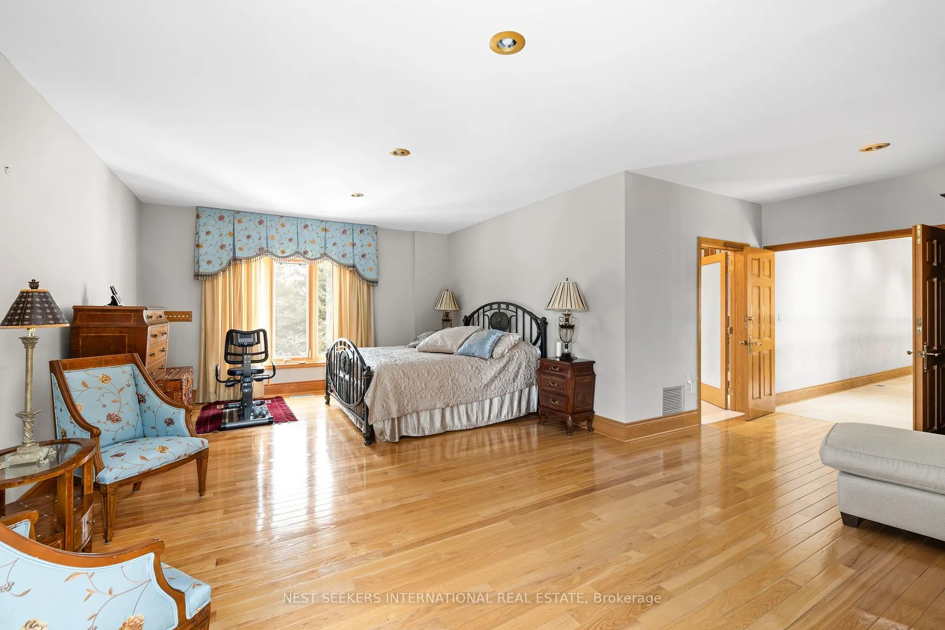 Photo 9 of Unit West, 4001 Teston Road W, Vaughan, Vellore Village — HOMEH