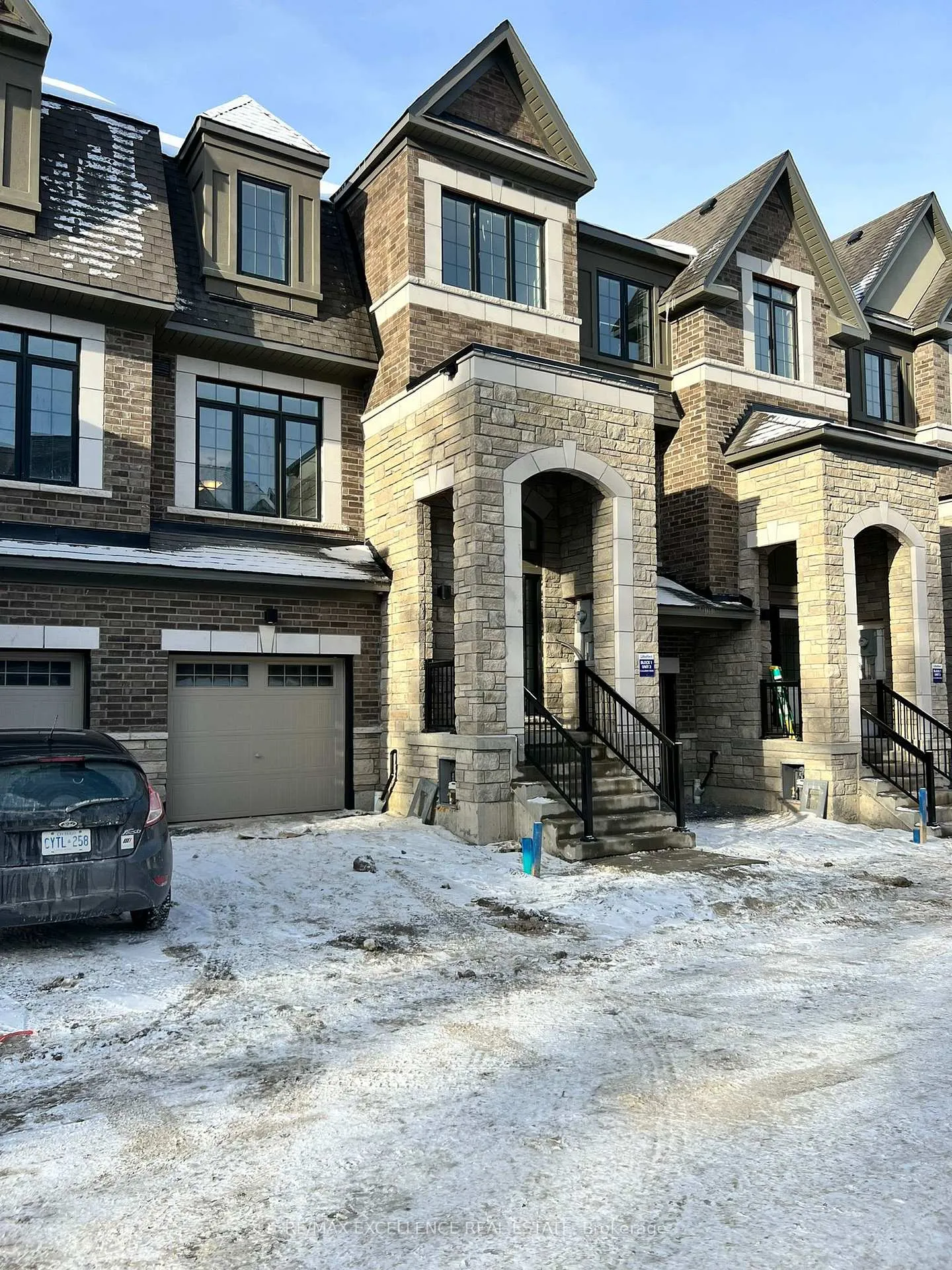 Photo 2 of 4 Calloway Drive, Whitby, Downtown Whitby — HOMEH