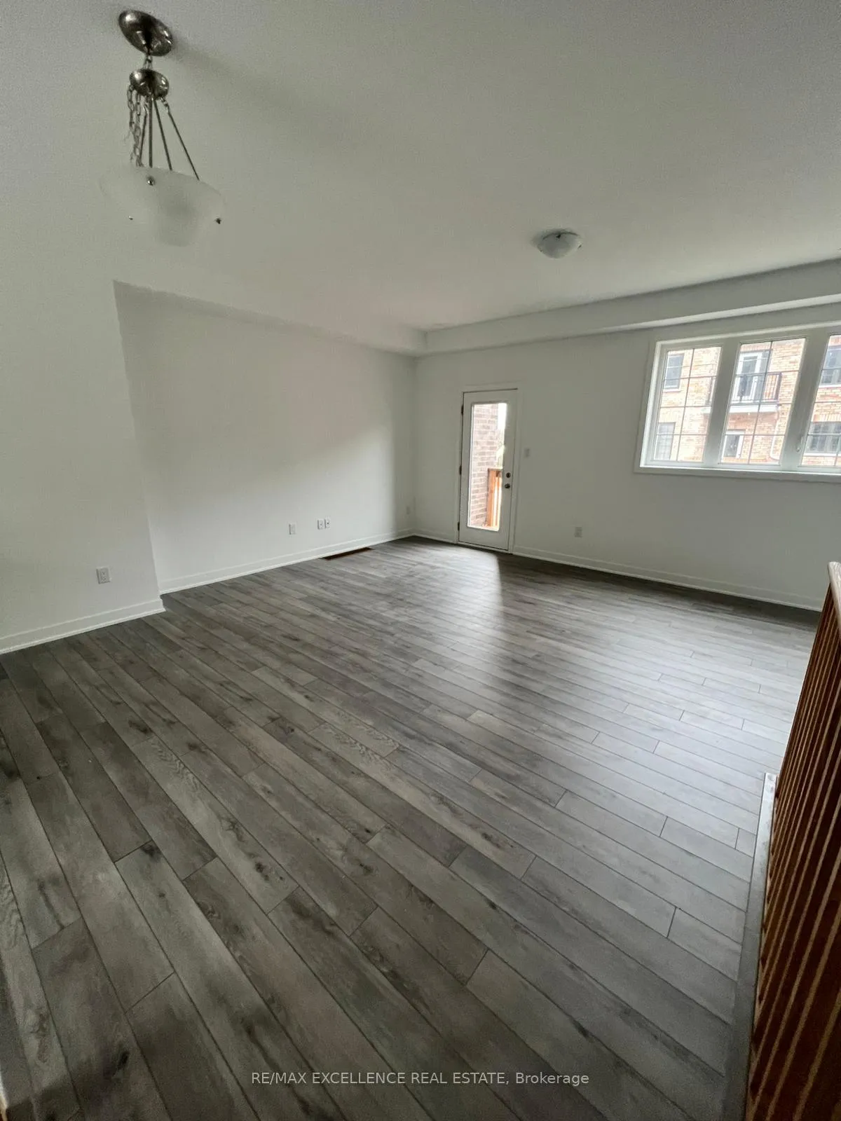 Photo 5 of 4 Calloway Drive, Whitby, Downtown Whitby — HOMEH