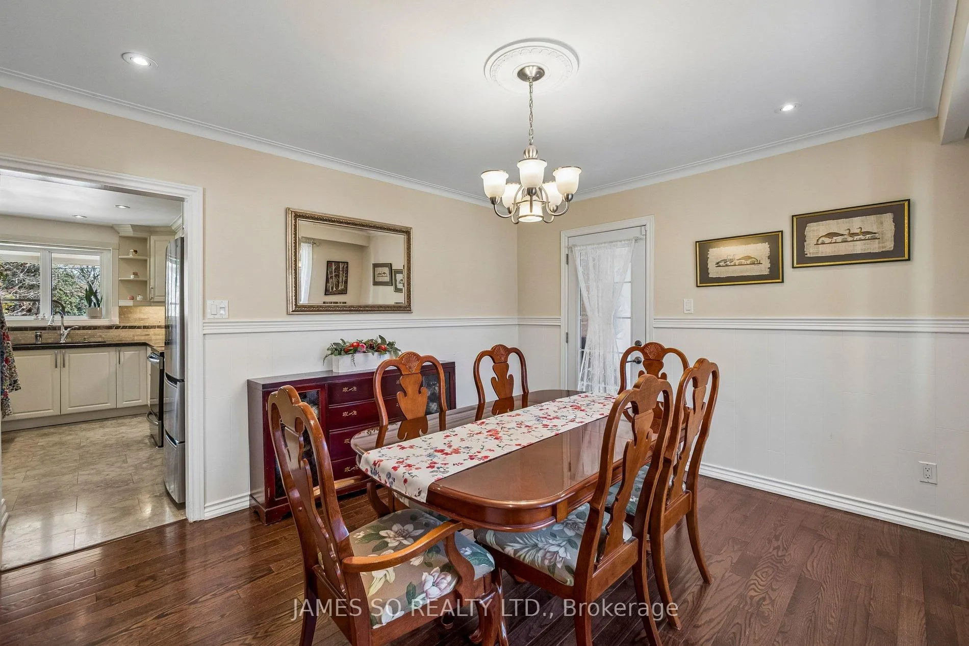 Photo 5 of 129 Bannatyne Drive, North York, St. Andrew-Windfields — HOMEH