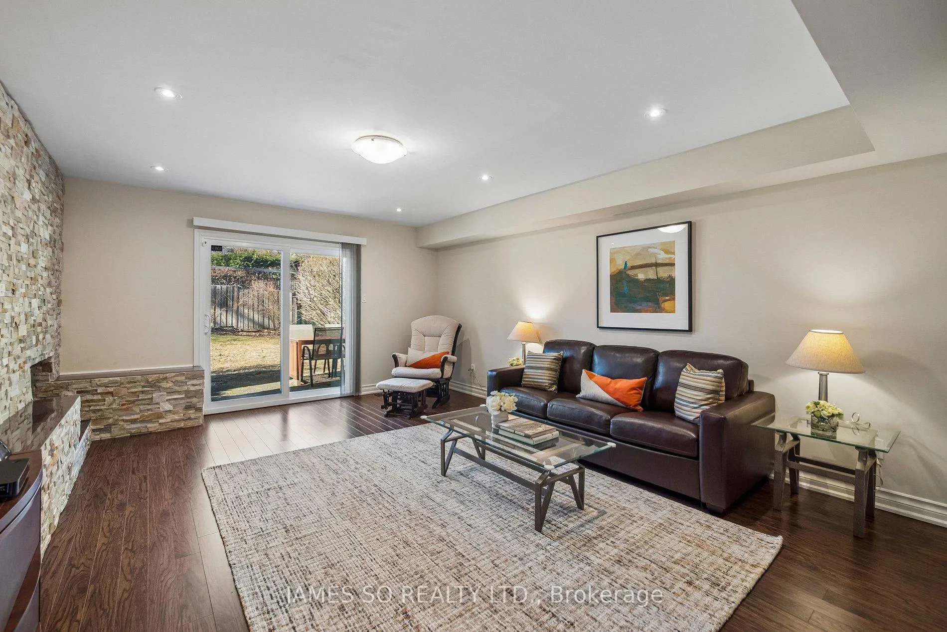 Photo 9 of 129 Bannatyne Drive, North York, St. Andrew-Windfields — HOMEH
