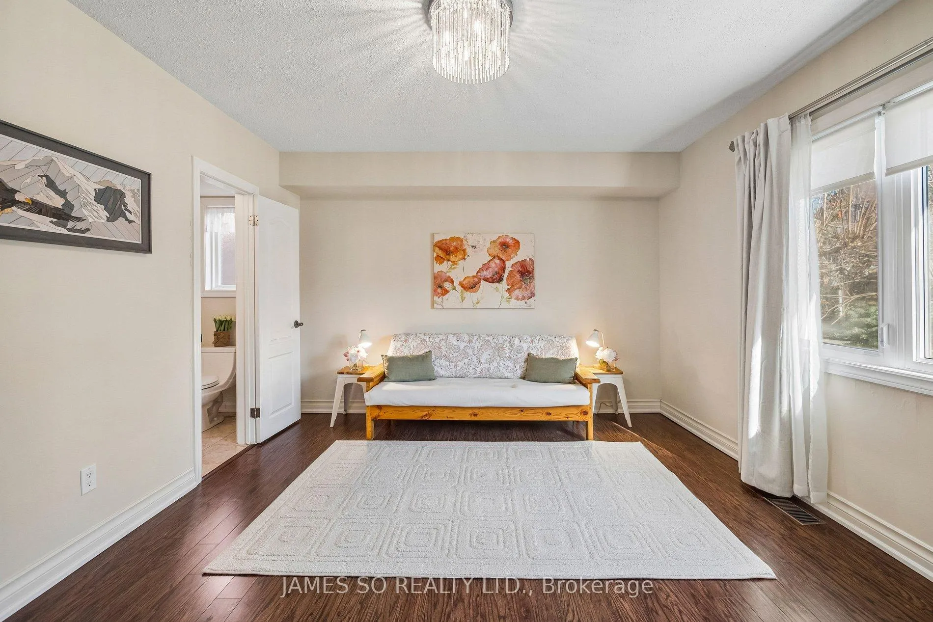 Photo 11 of 129 Bannatyne Drive, North York, St. Andrew-Windfields — HOMEH