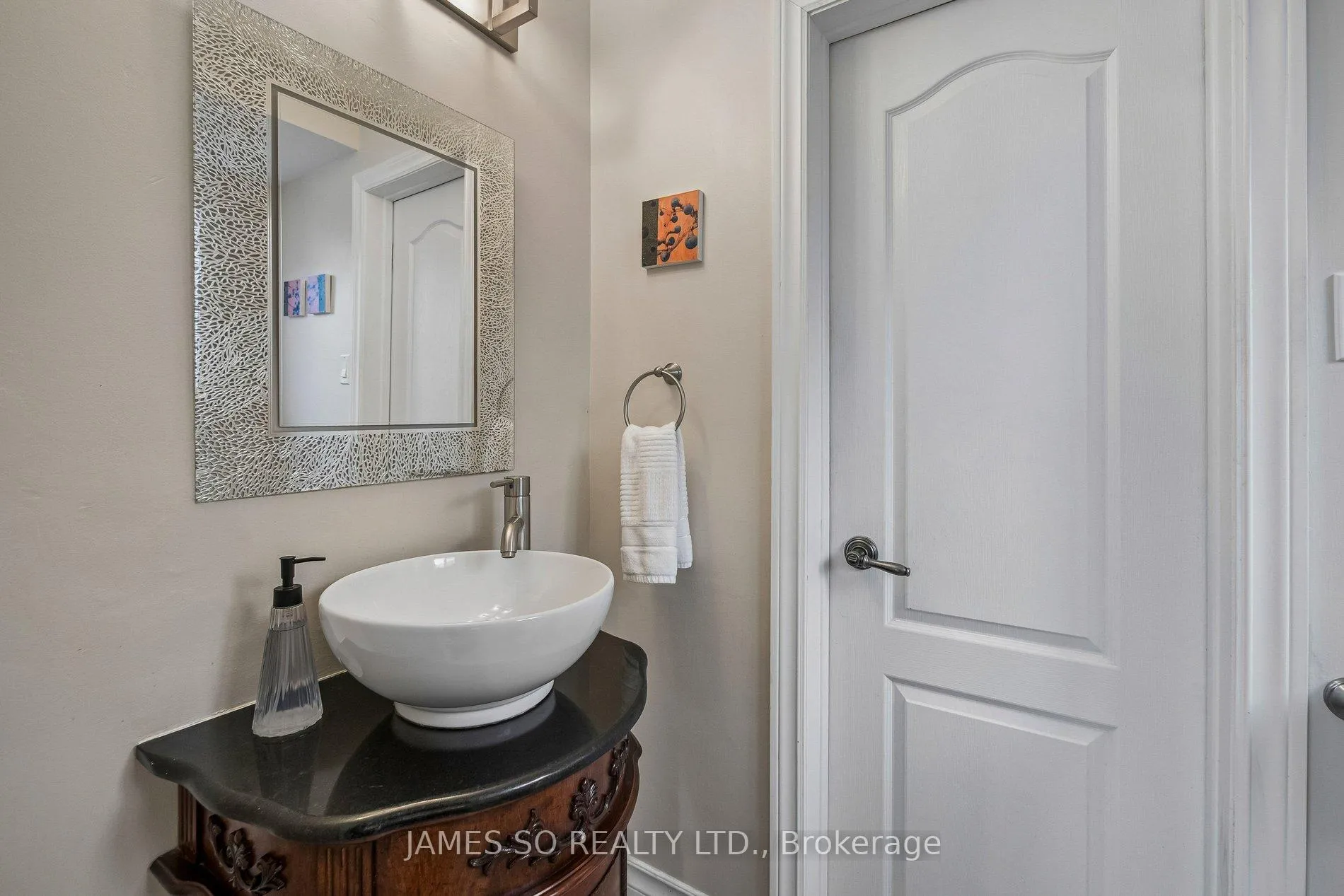 Photo 13 of 129 Bannatyne Drive, North York, St. Andrew-Windfields — HOMEH