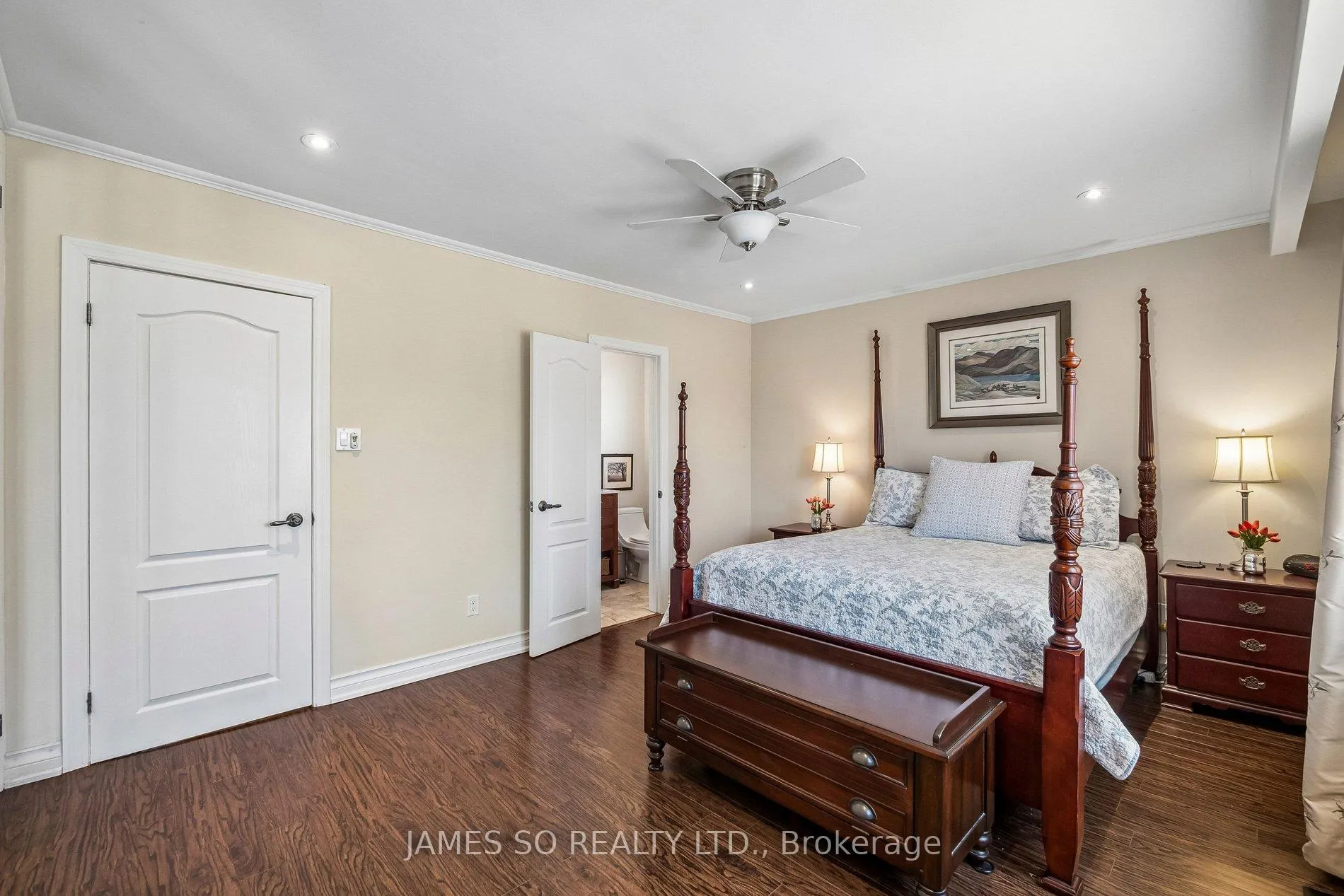 Photo 15 of 129 Bannatyne Drive, North York, St. Andrew-Windfields — HOMEH