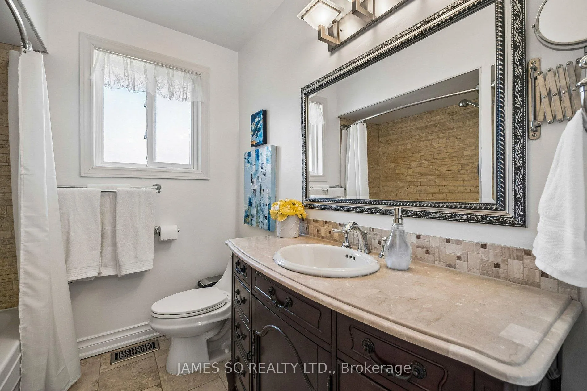 Photo 19 of 129 Bannatyne Drive, North York, St. Andrew-Windfields — HOMEH