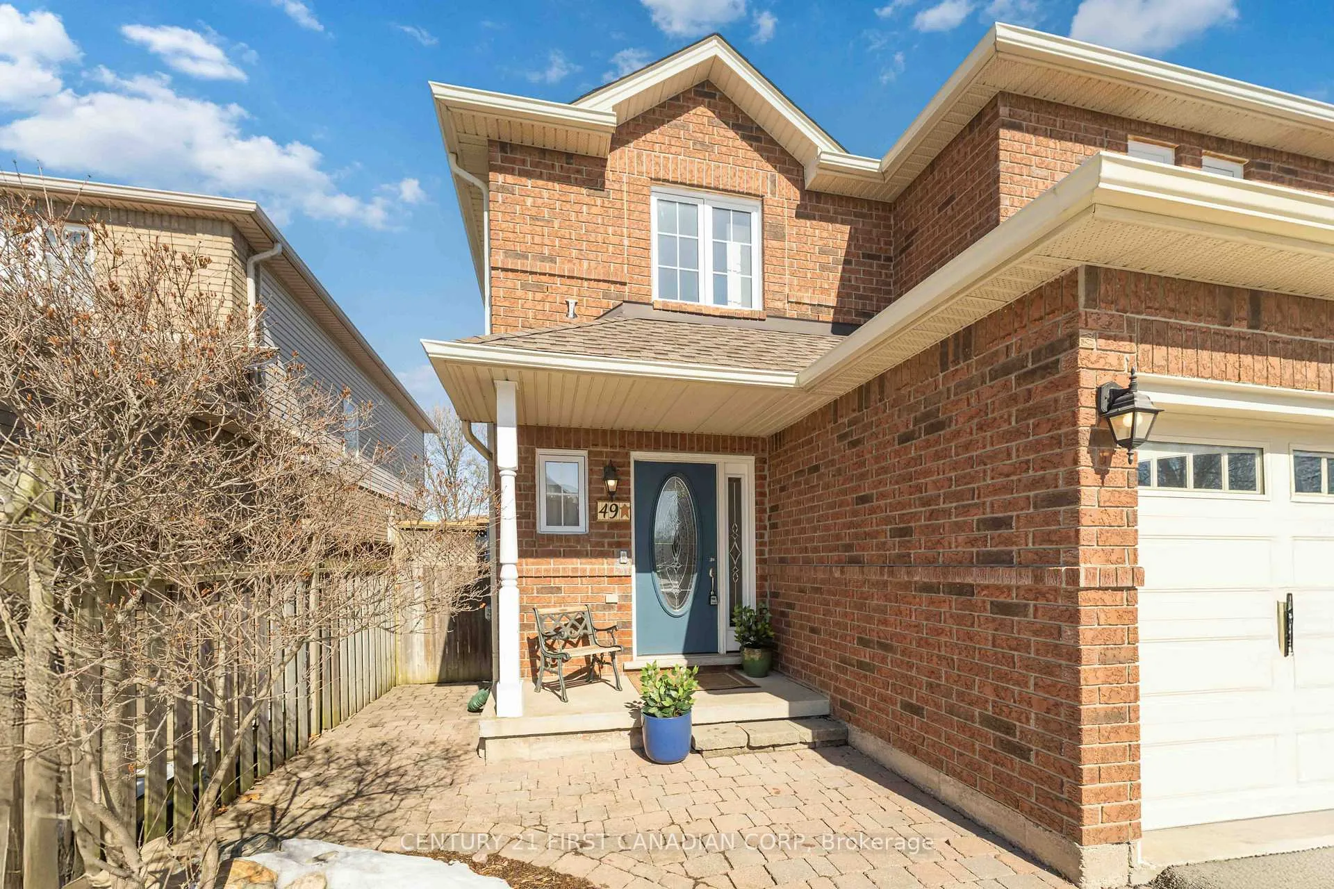 Photo 3 of 49 Foxtrot Drive, Hamilton, Stoney Creek Mountain — HOMEH