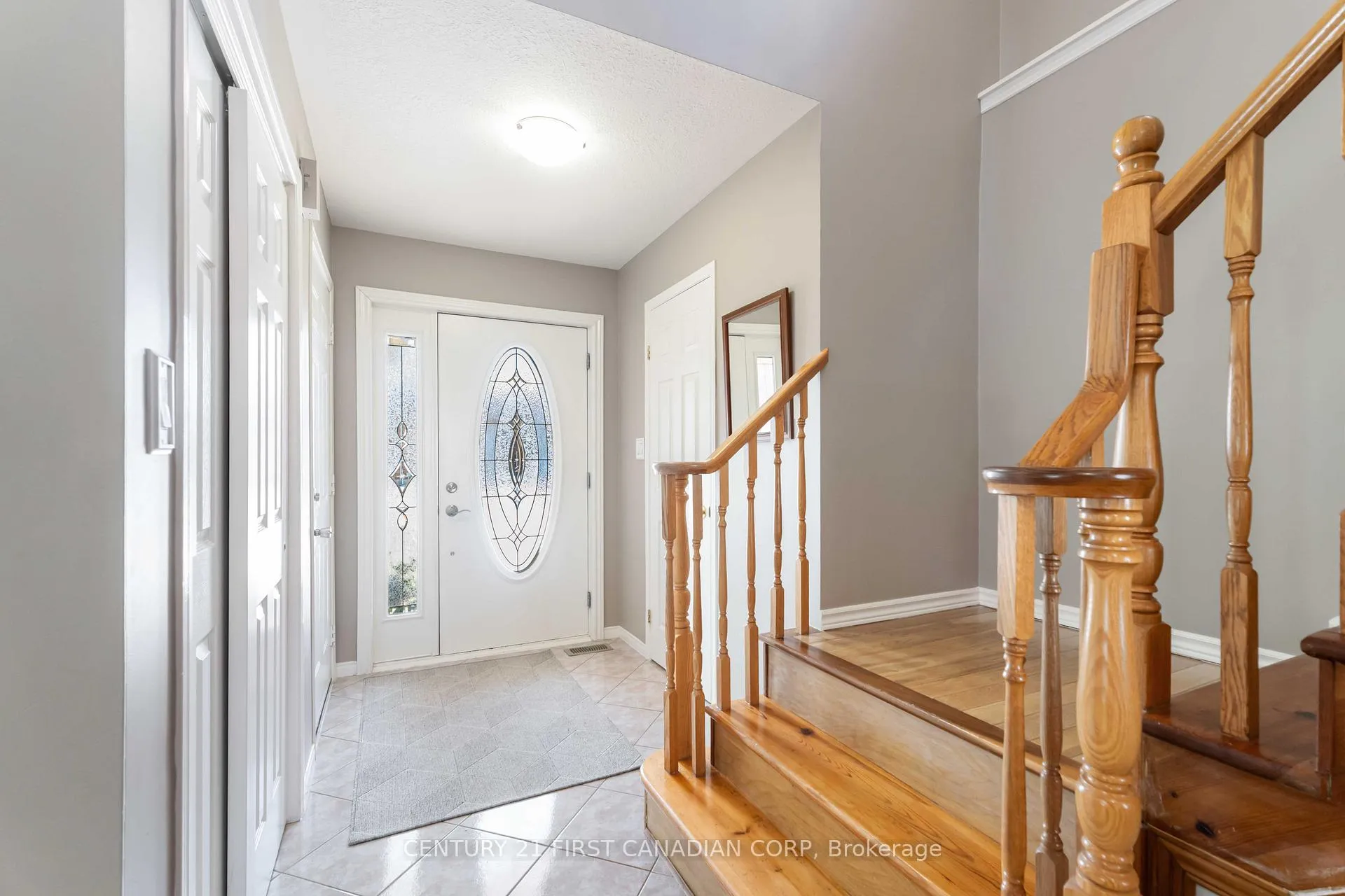 Photo 4 of 49 Foxtrot Drive, Hamilton, Stoney Creek Mountain — HOMEH