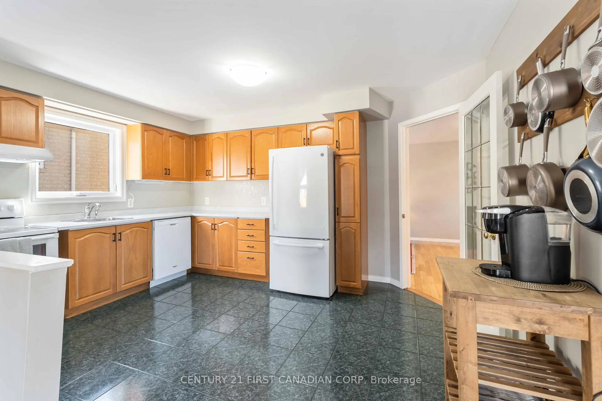 Photo 12 of 49 Foxtrot Drive, Hamilton, Stoney Creek Mountain — HOMEH