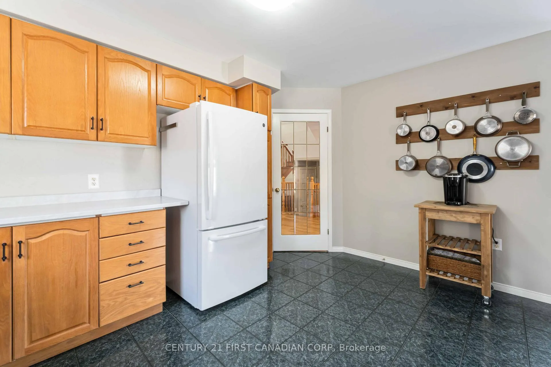 Photo 13 of 49 Foxtrot Drive, Hamilton, Stoney Creek Mountain — HOMEH