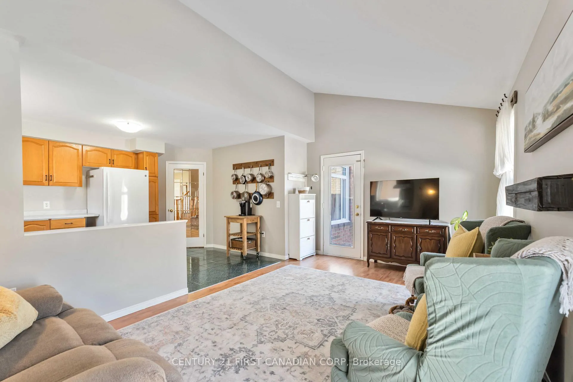 Photo 14 of 49 Foxtrot Drive, Hamilton, Stoney Creek Mountain — HOMEH